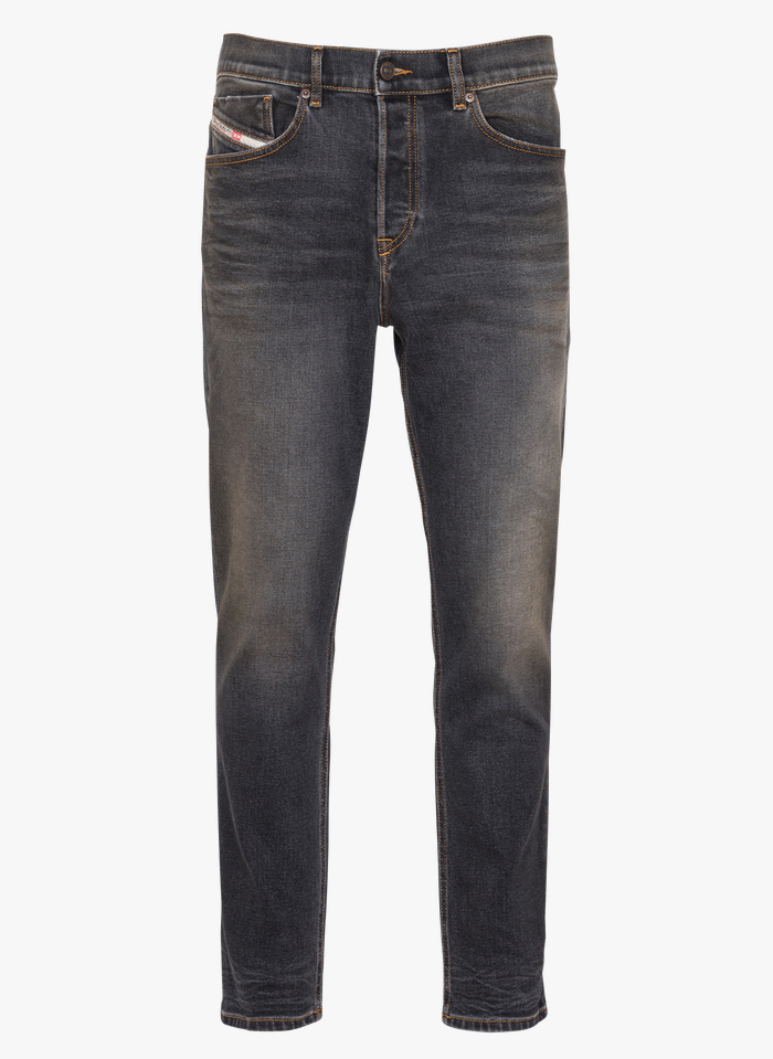 DIESEL Straight Cut Jeans, Regular Fit in Schwarz