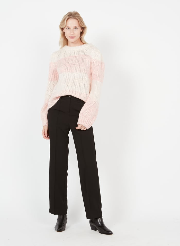 Damenwäsche sohn trägt