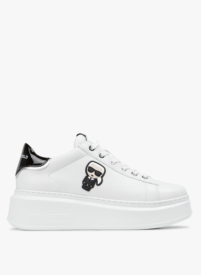 KARL LAGERFELD Niedrige Ledersneaker mit Keilabsatz in Weiß
