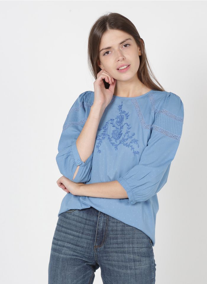 MAISON 123 Besticktes Rundhals-Top aus Baumwolle in Jeans ohne Waschung