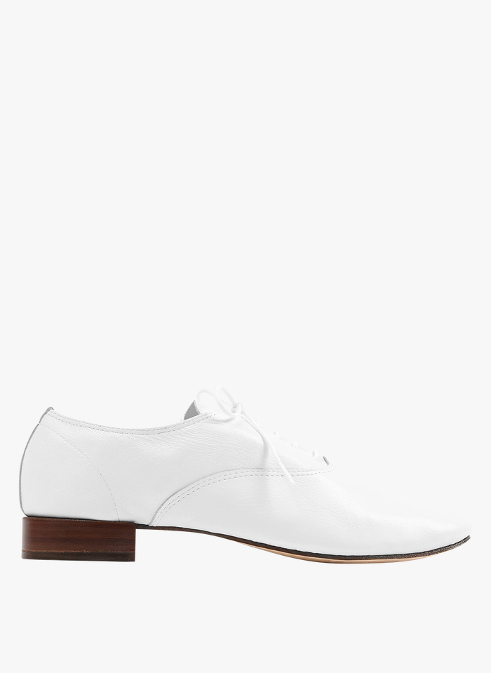 REPETTO Oxford-Schuhe aus Ziegenleder in Weiß