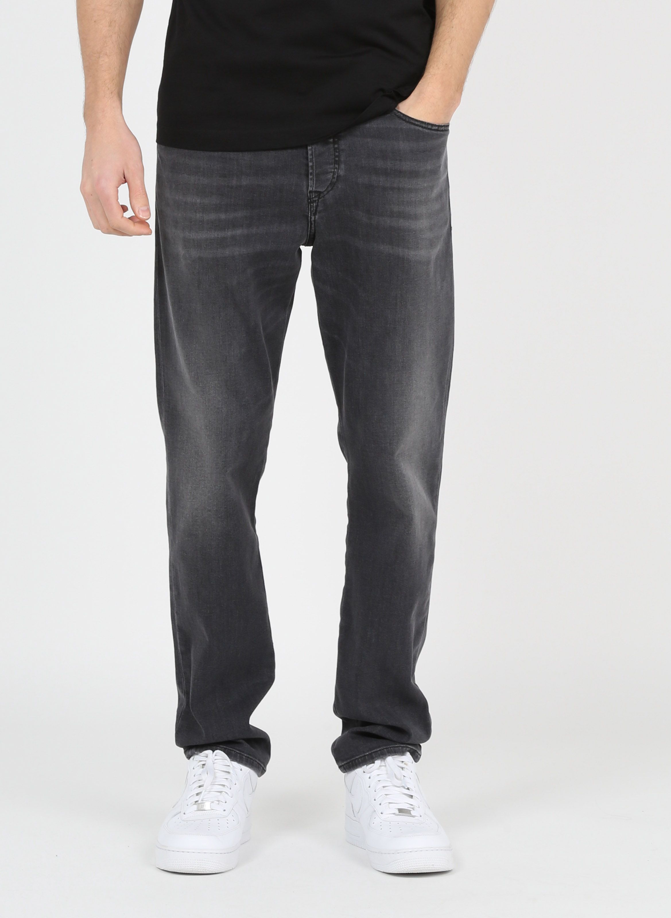 diesel straight cut jeans