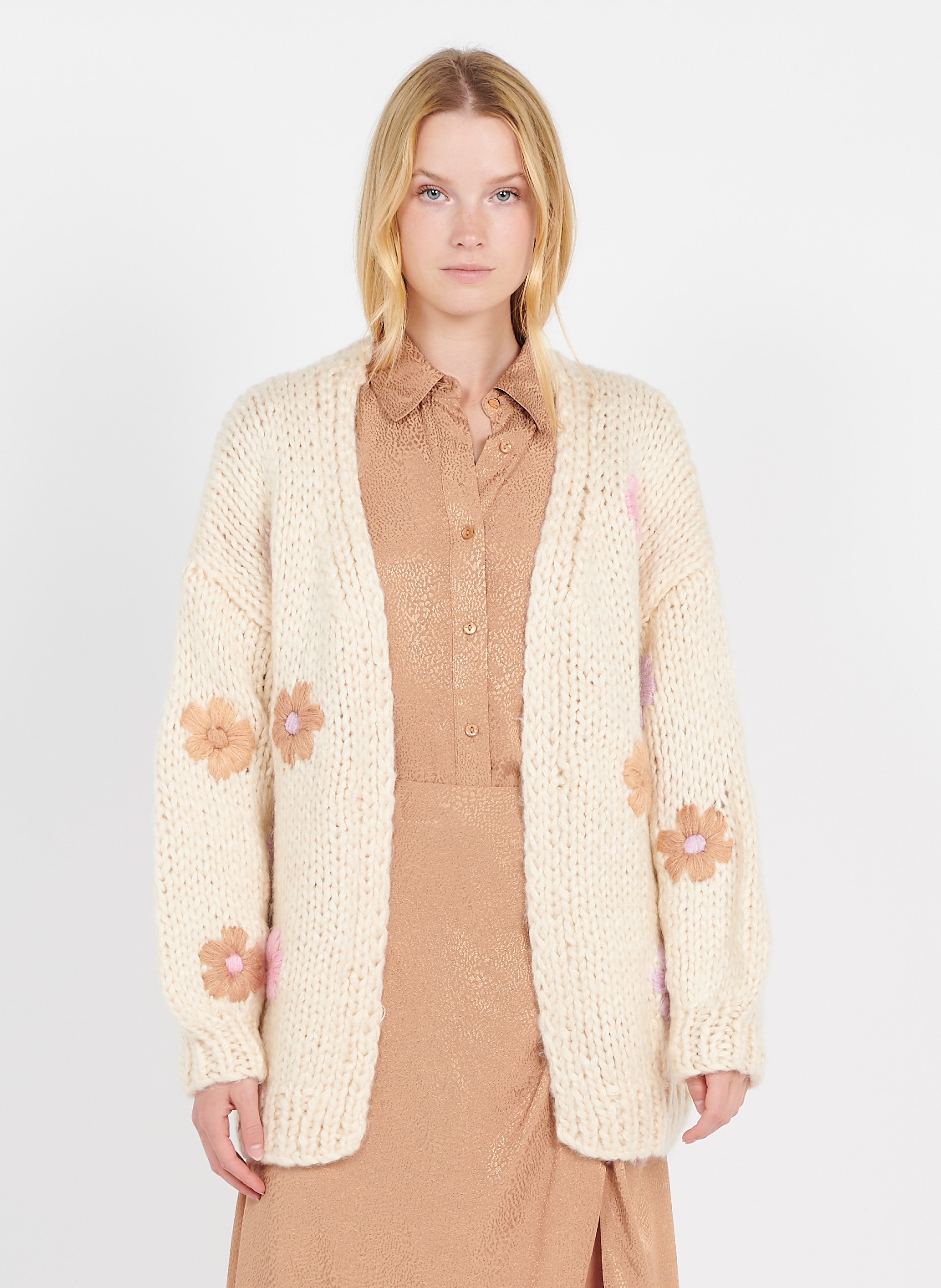 Open Cardigan With Floral Embroidery 