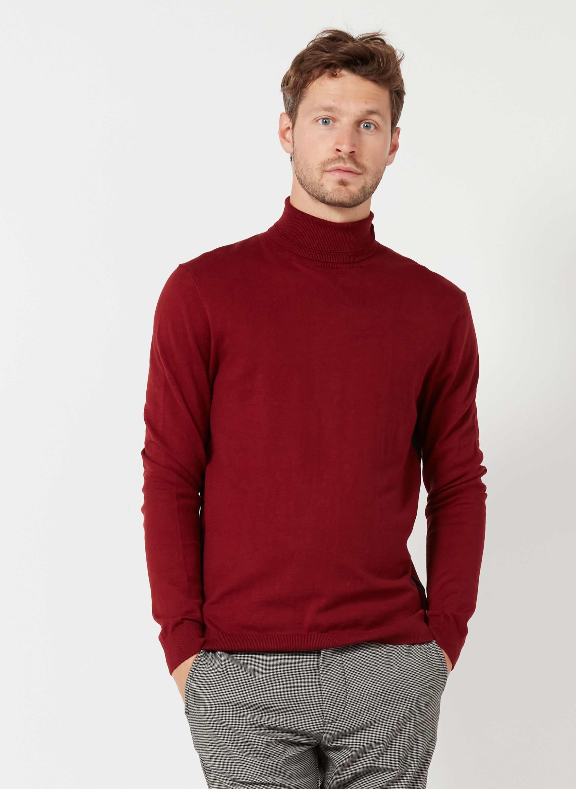 men's red turtleneck