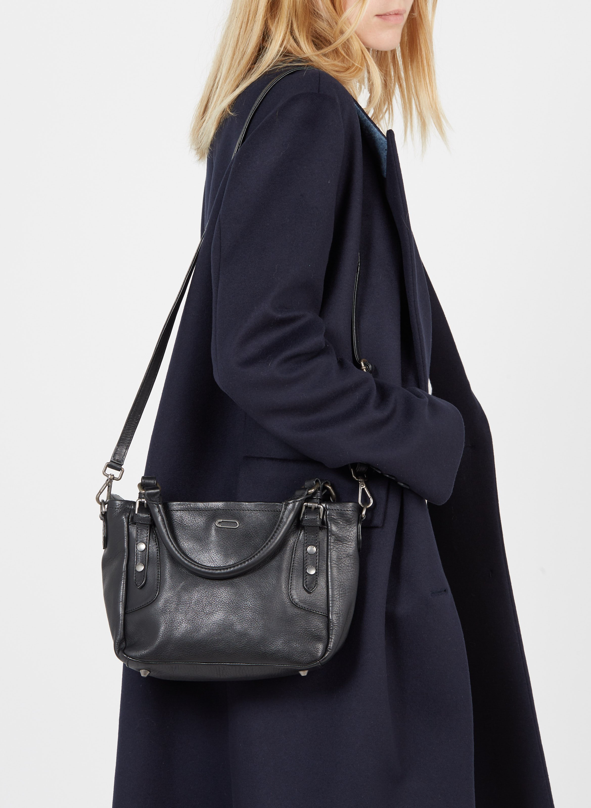 black zip up handbag