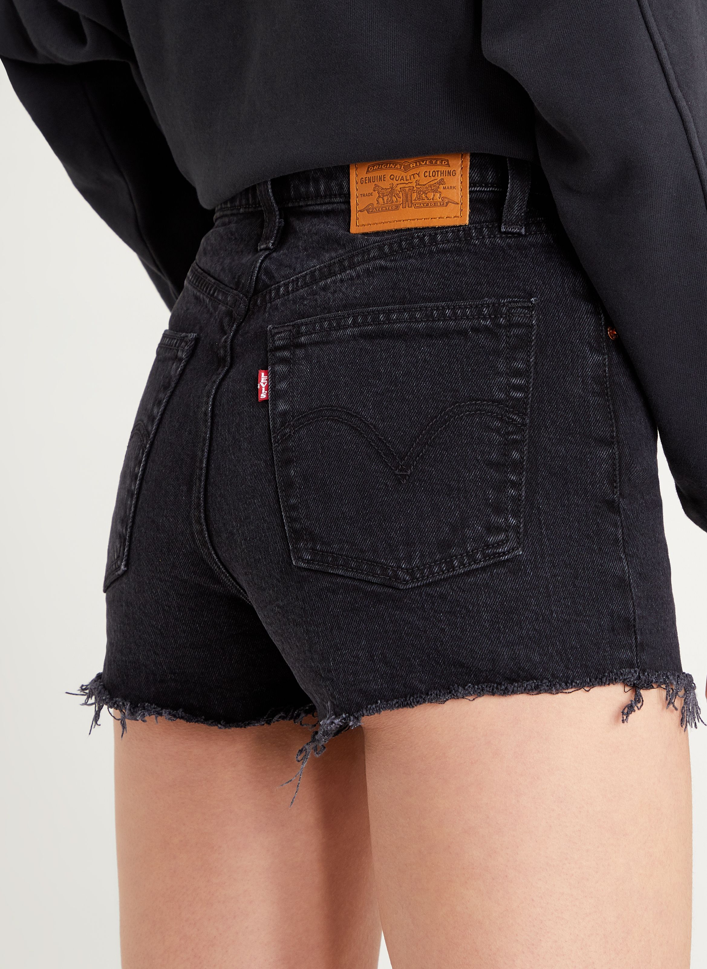 levi's black distressed shorts