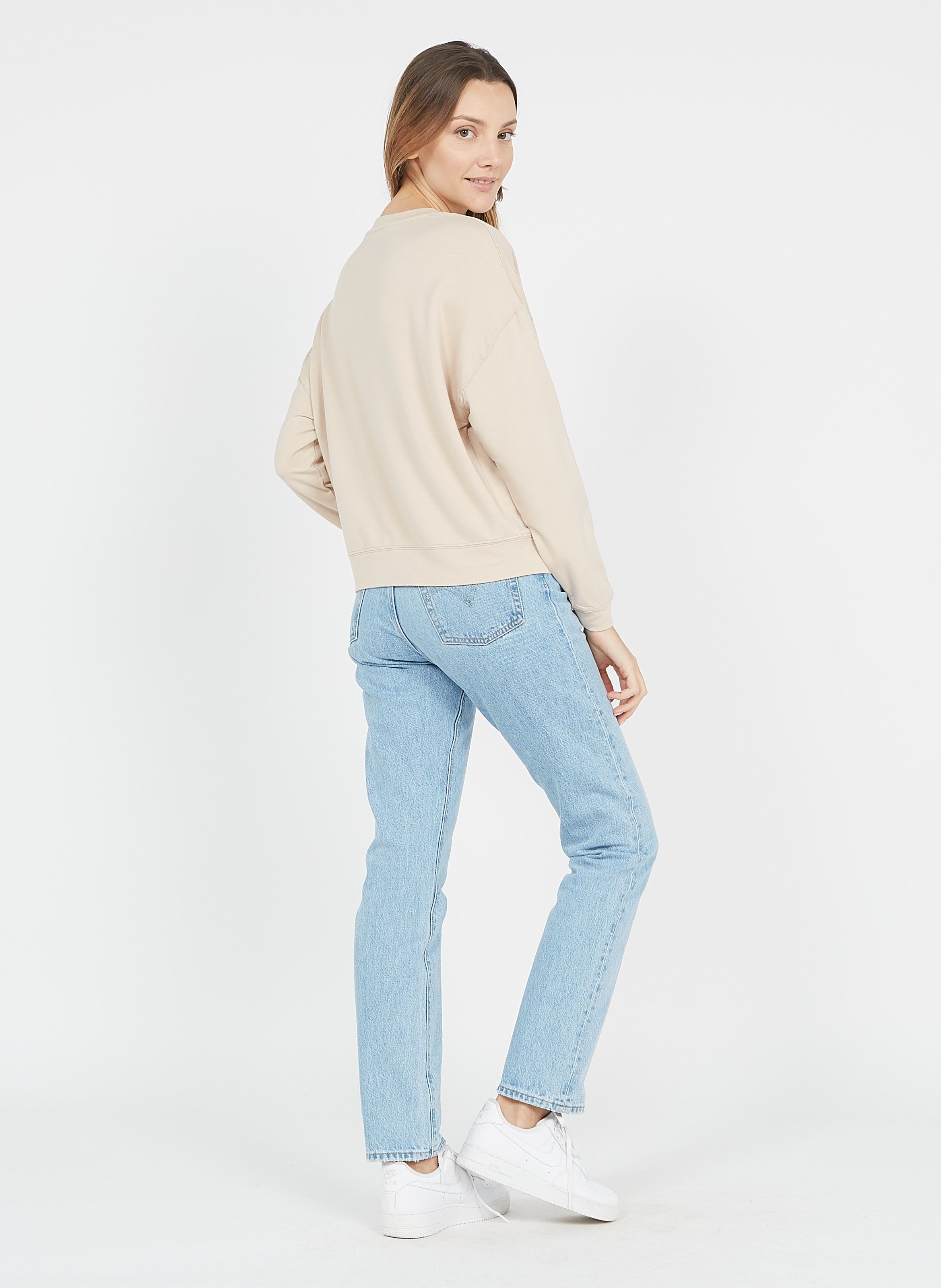 aritzia jeans sale