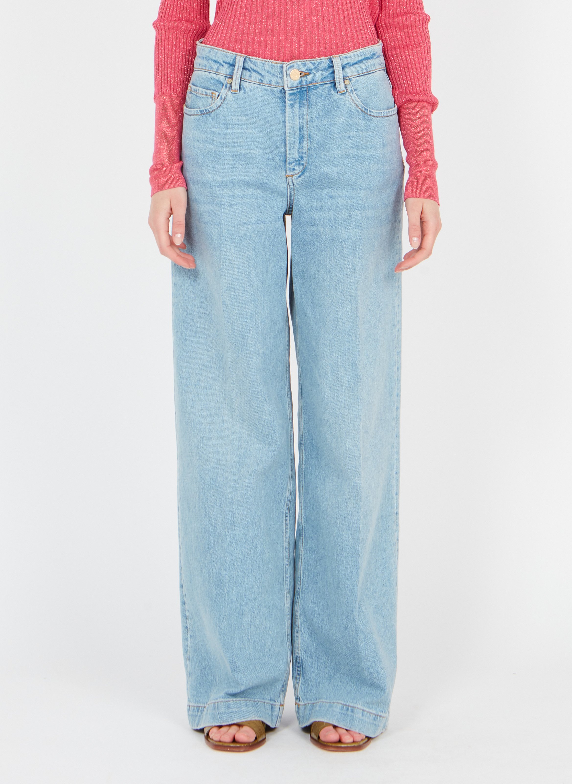 Organic Cotton-blend Flared Jeans Dnm V-439 Reiko - Women | Place des  Tendances