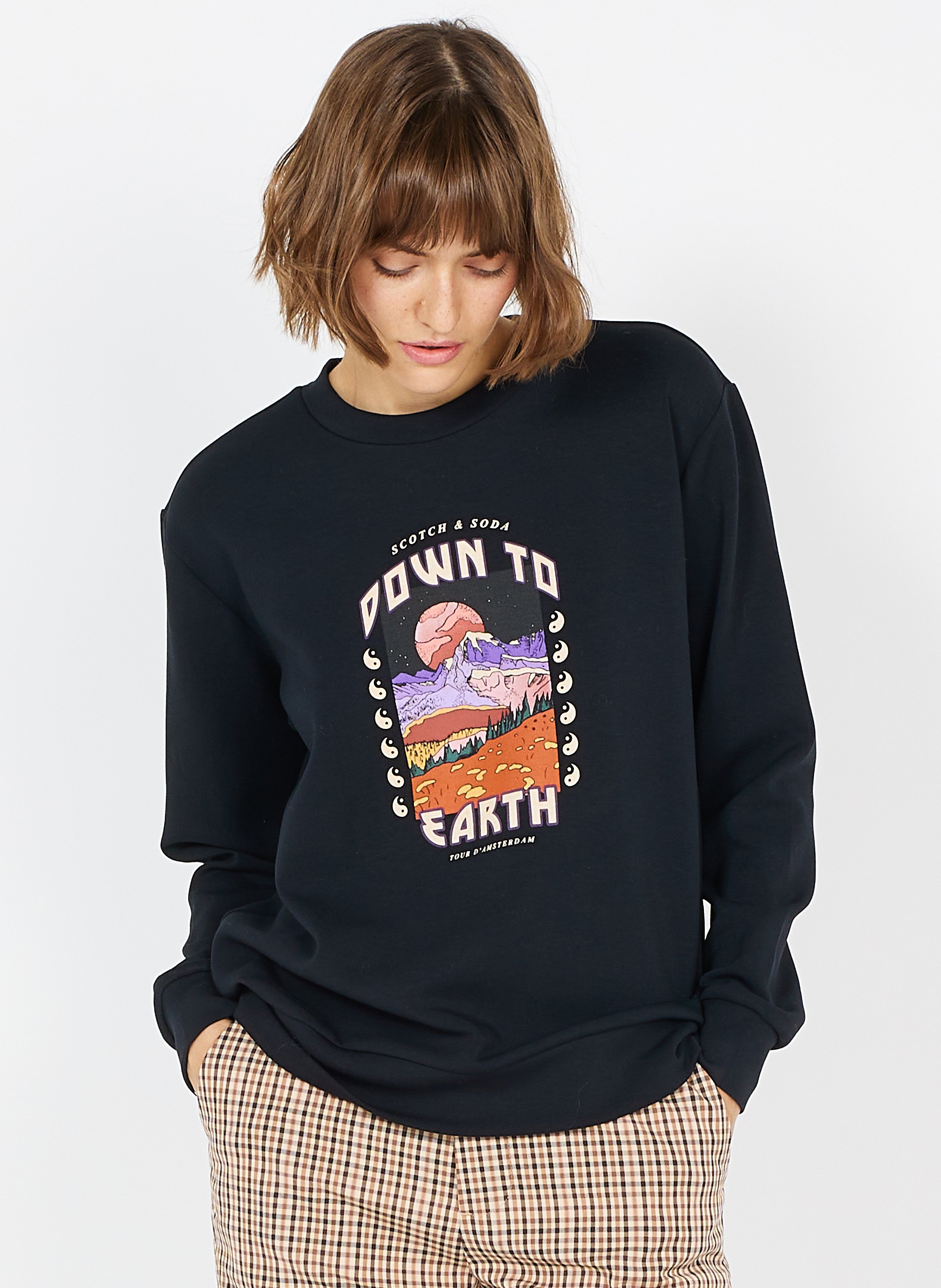 Round-neck Fine Sweater With Screen 