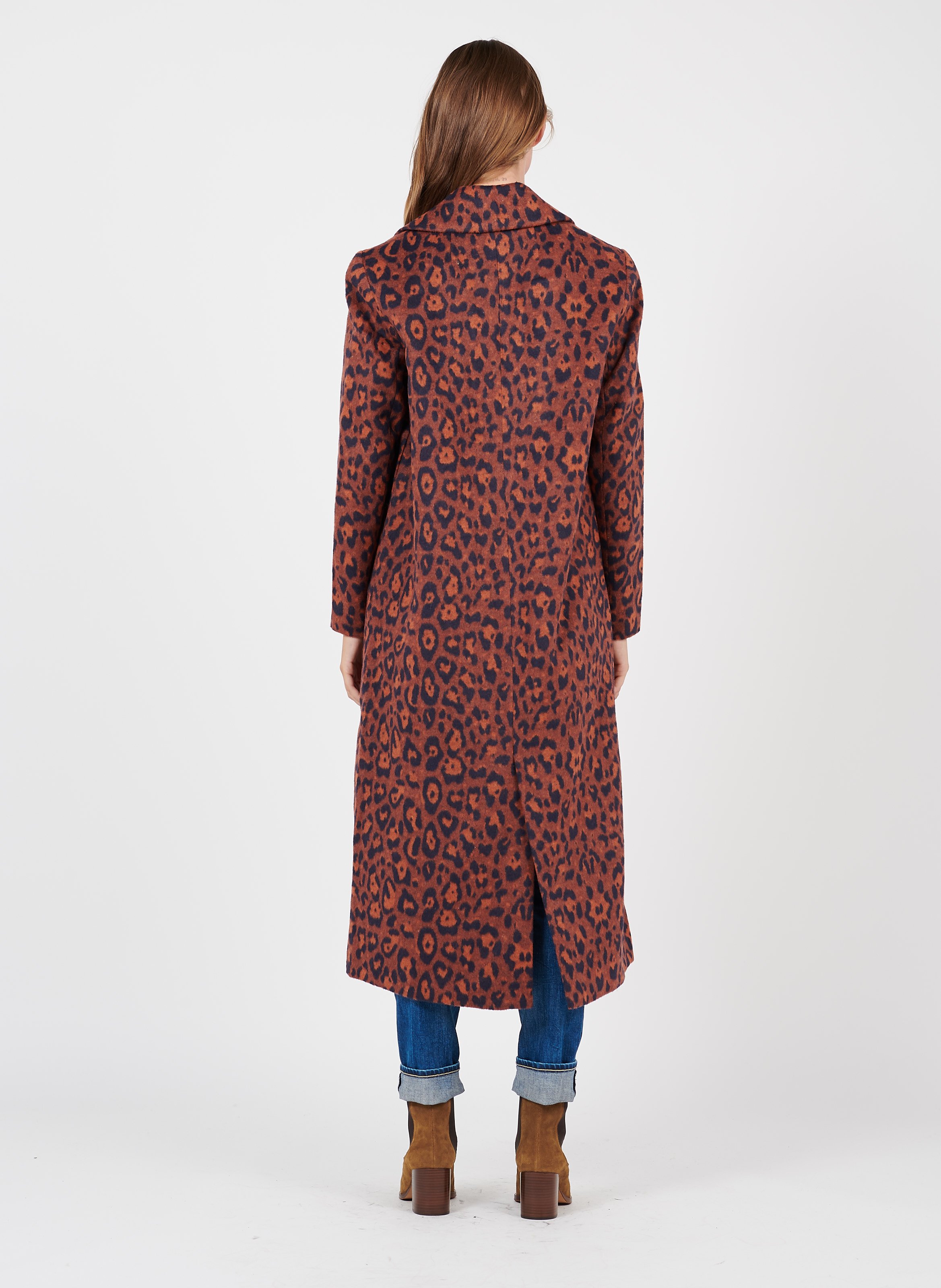 coat with leopard print collar