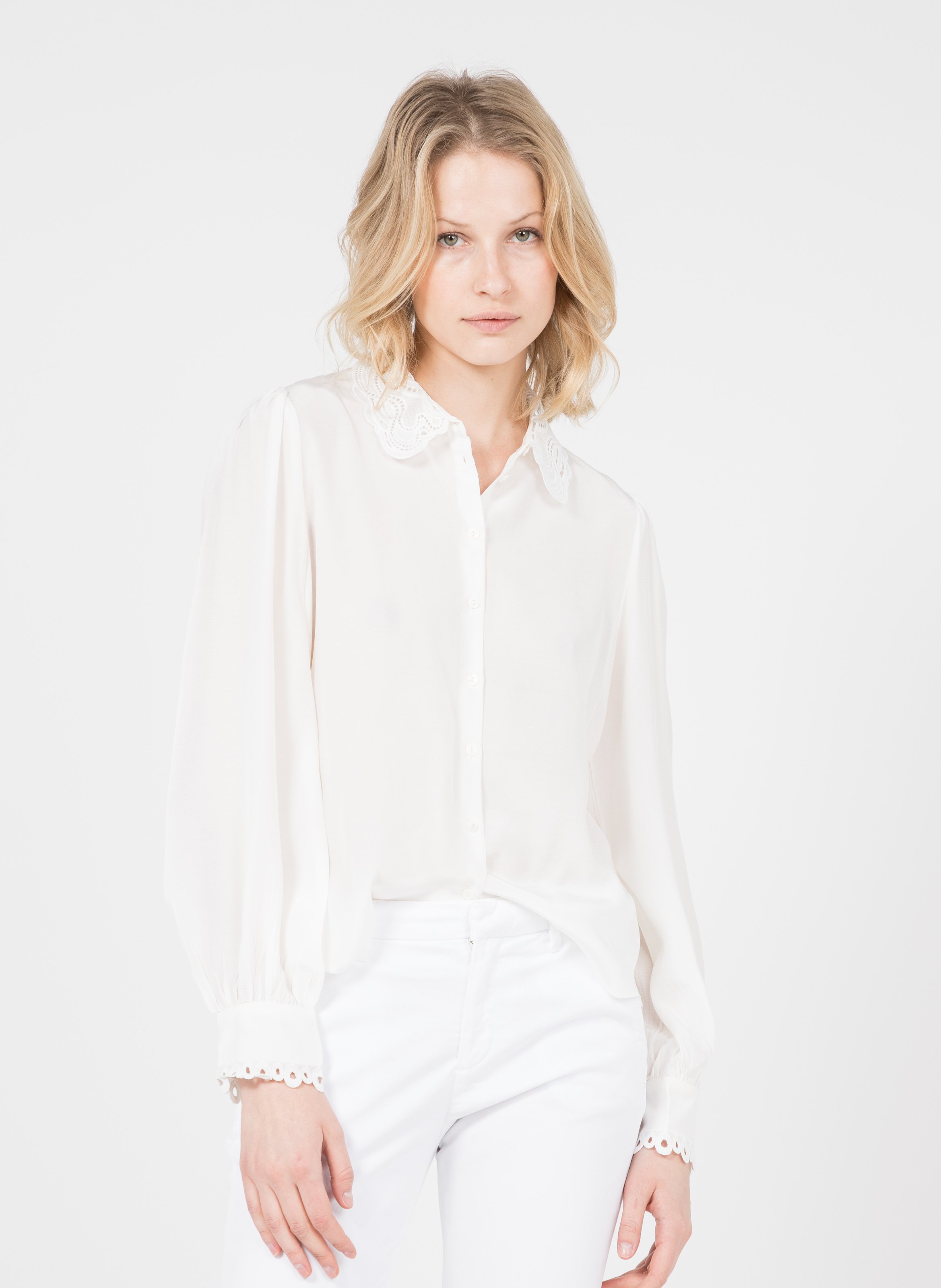 Embroidered Peter Pan Collar Blanc 