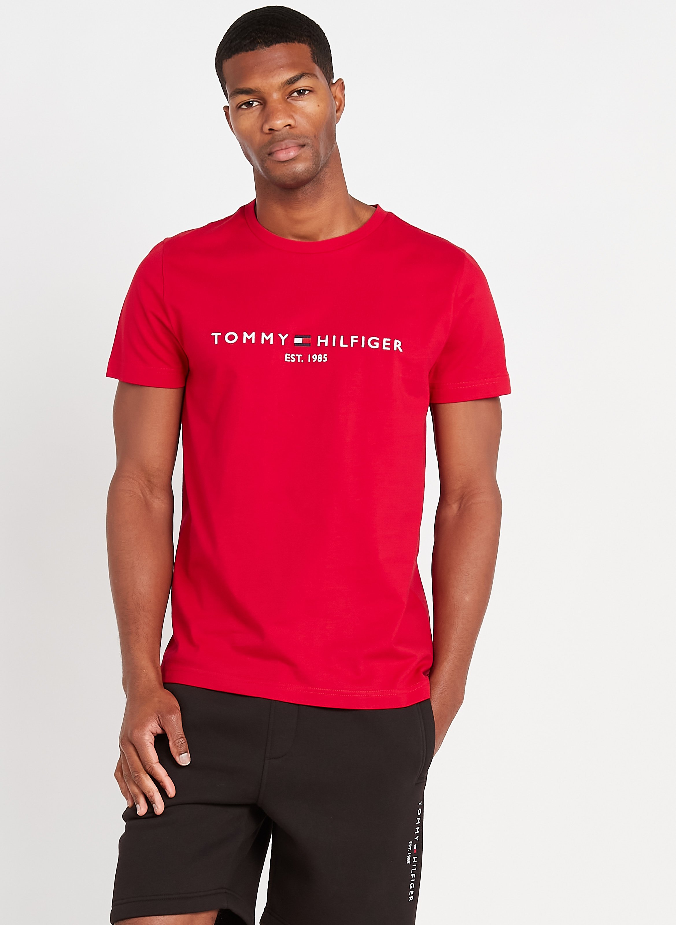 red tommy hilfiger t shirt