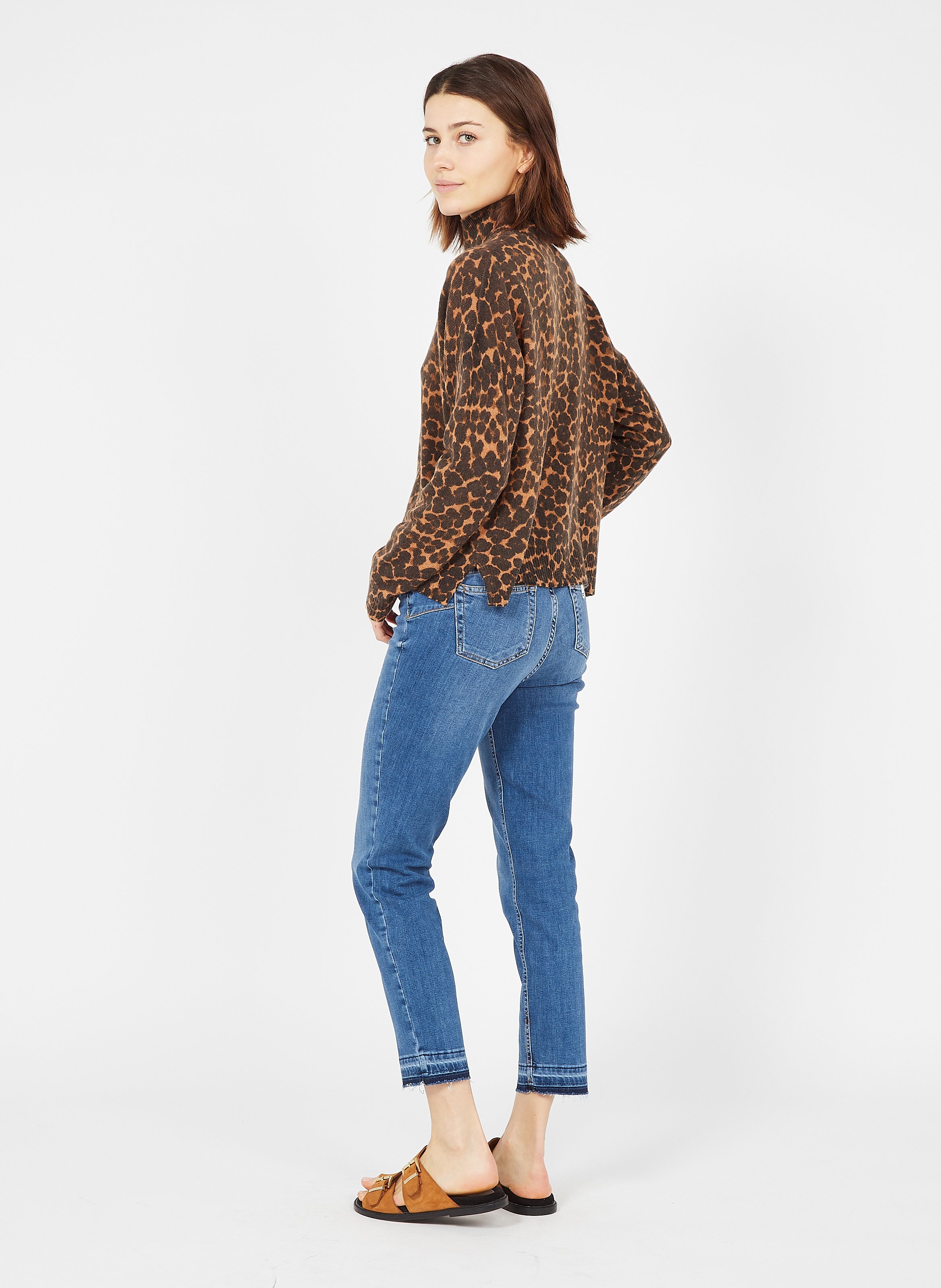 High-neck Leopard Print Jacquard 