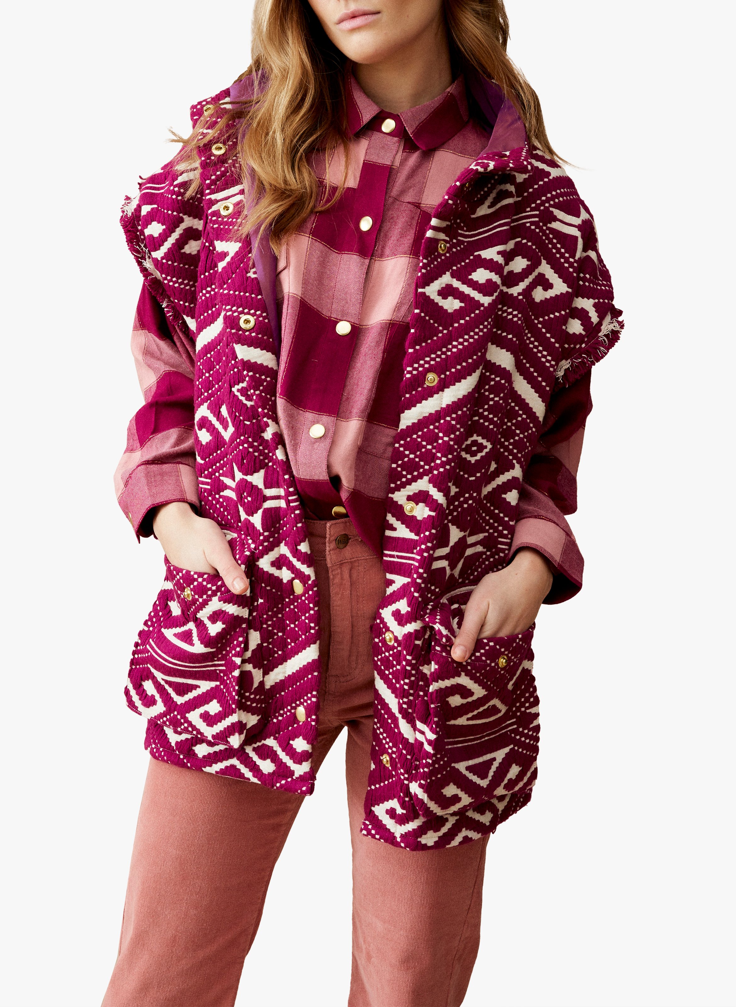 embroidered sleeveless jacket