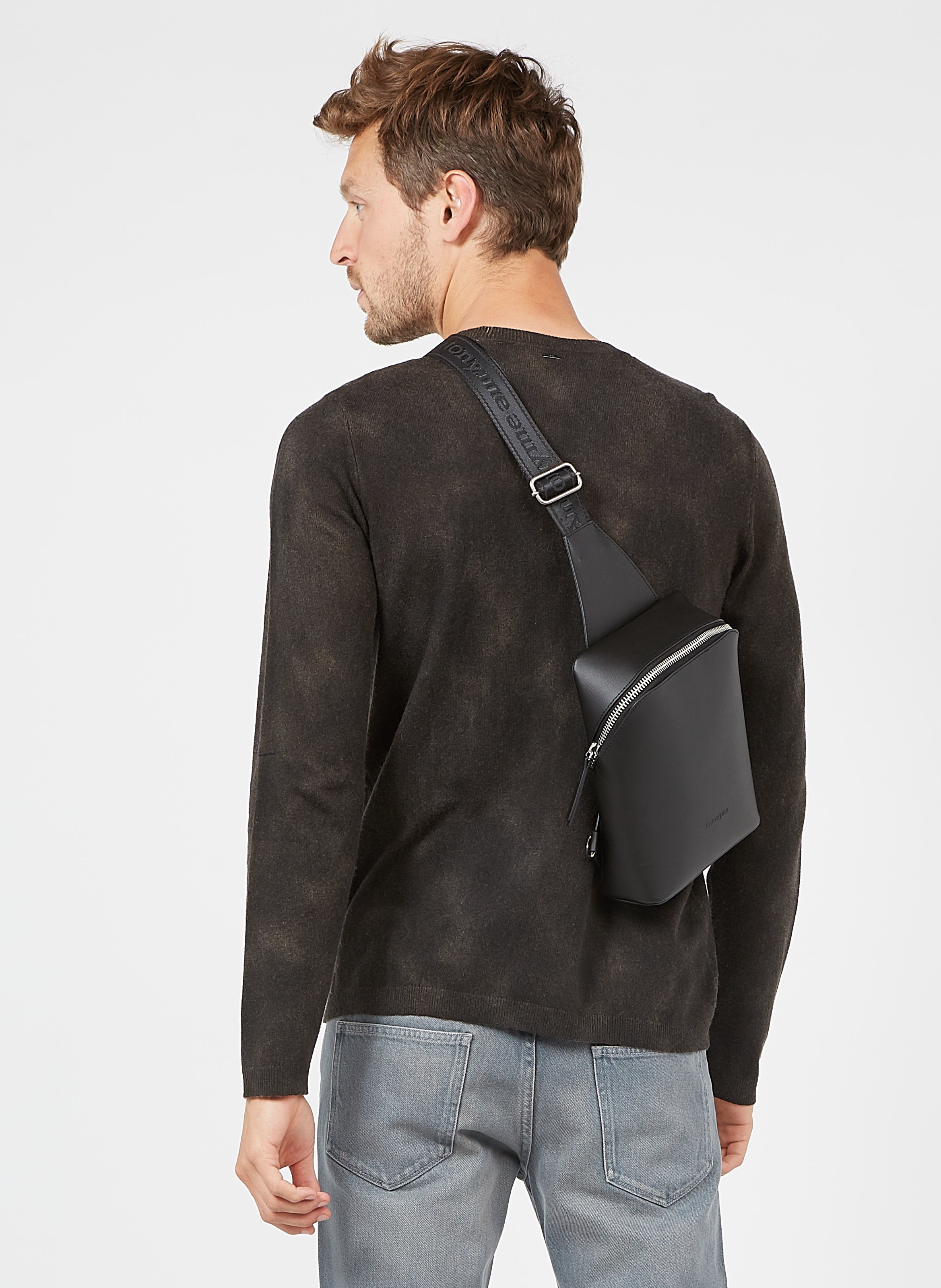 Mochila De Piel Con Un Solo Tirante Noir Antonyme - Hombre | Place des  Tendances