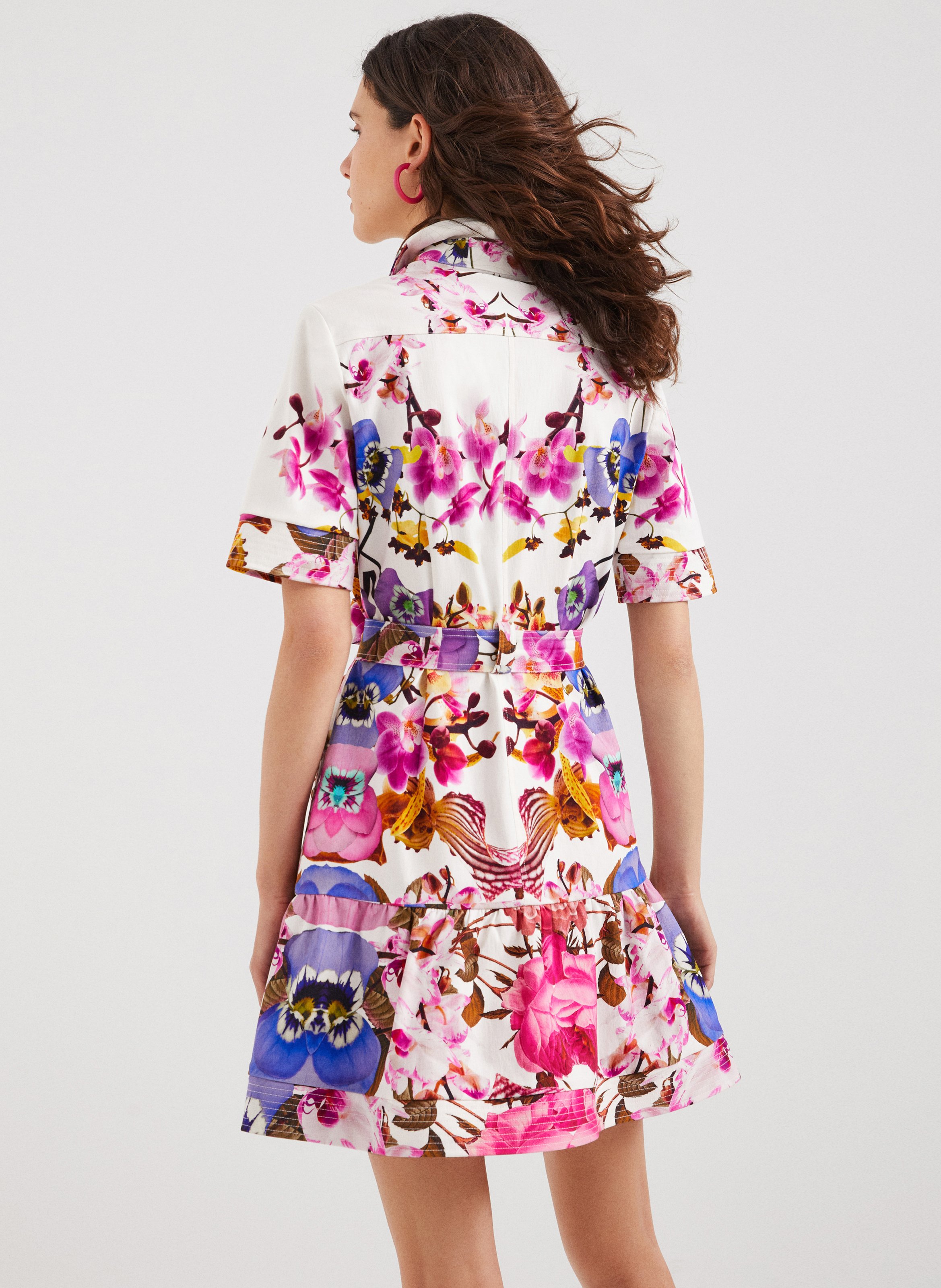Vestido Corto Estampado Con Cuello Clásico Desigual X Christian Lacroix  Blanc Desigual - Mujer | Place des Tendances