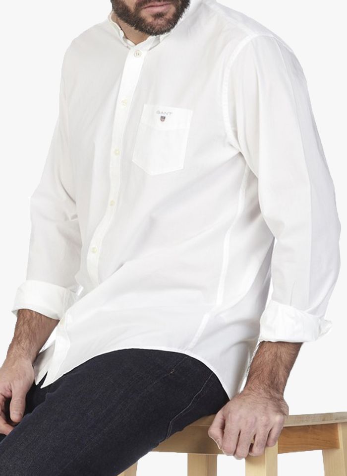 GANT Camisa regular fit de algodón con cuello americano en blanco