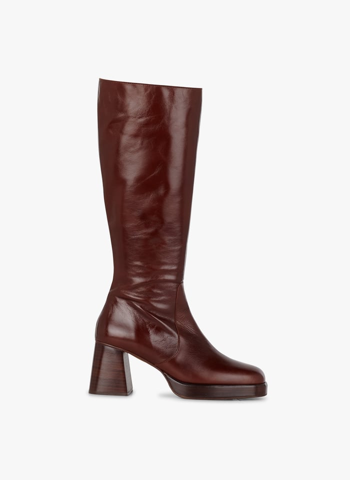 Bottes talons hauts bout carr en cuir Marron