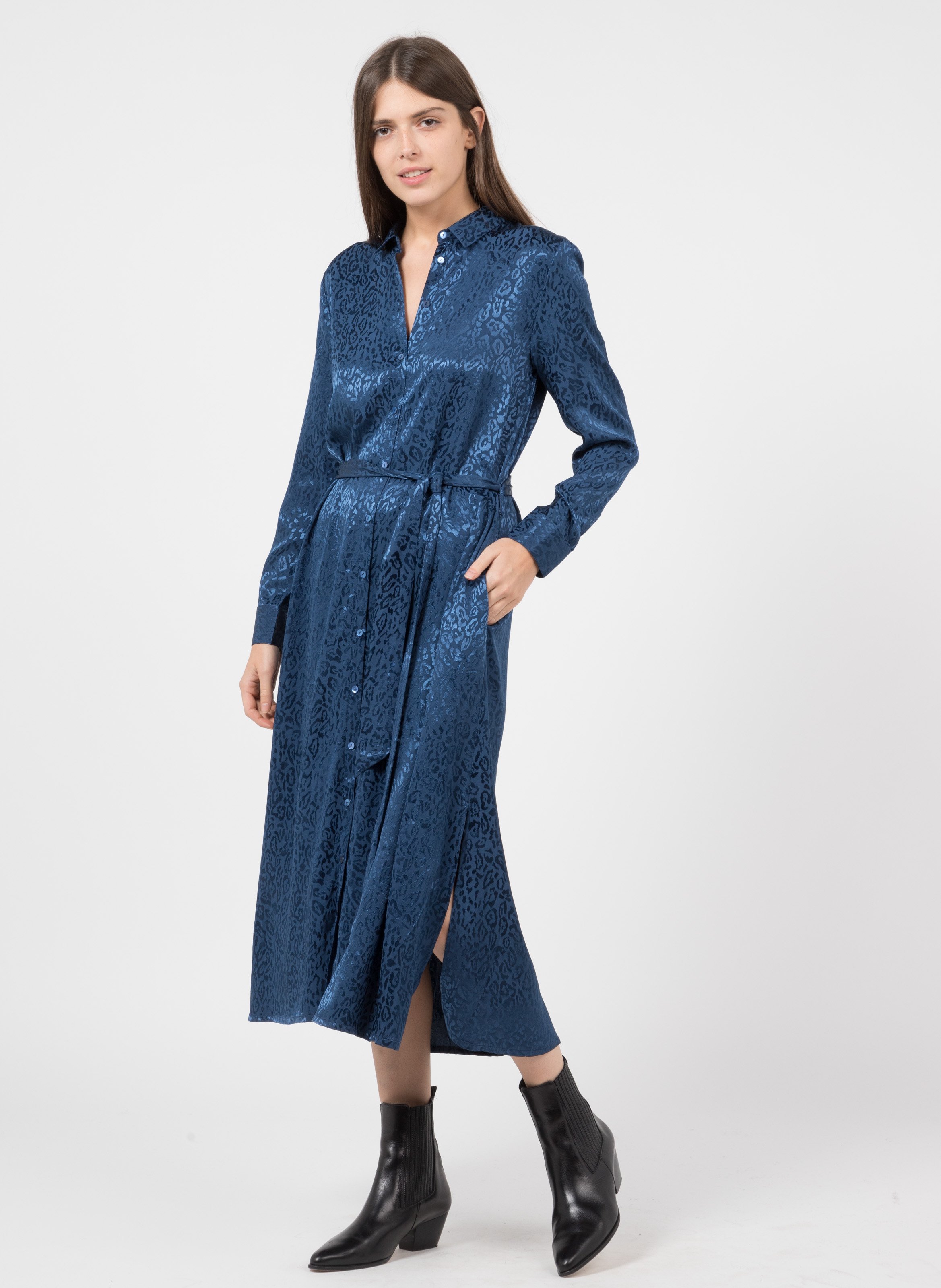 robe classique bleu marine