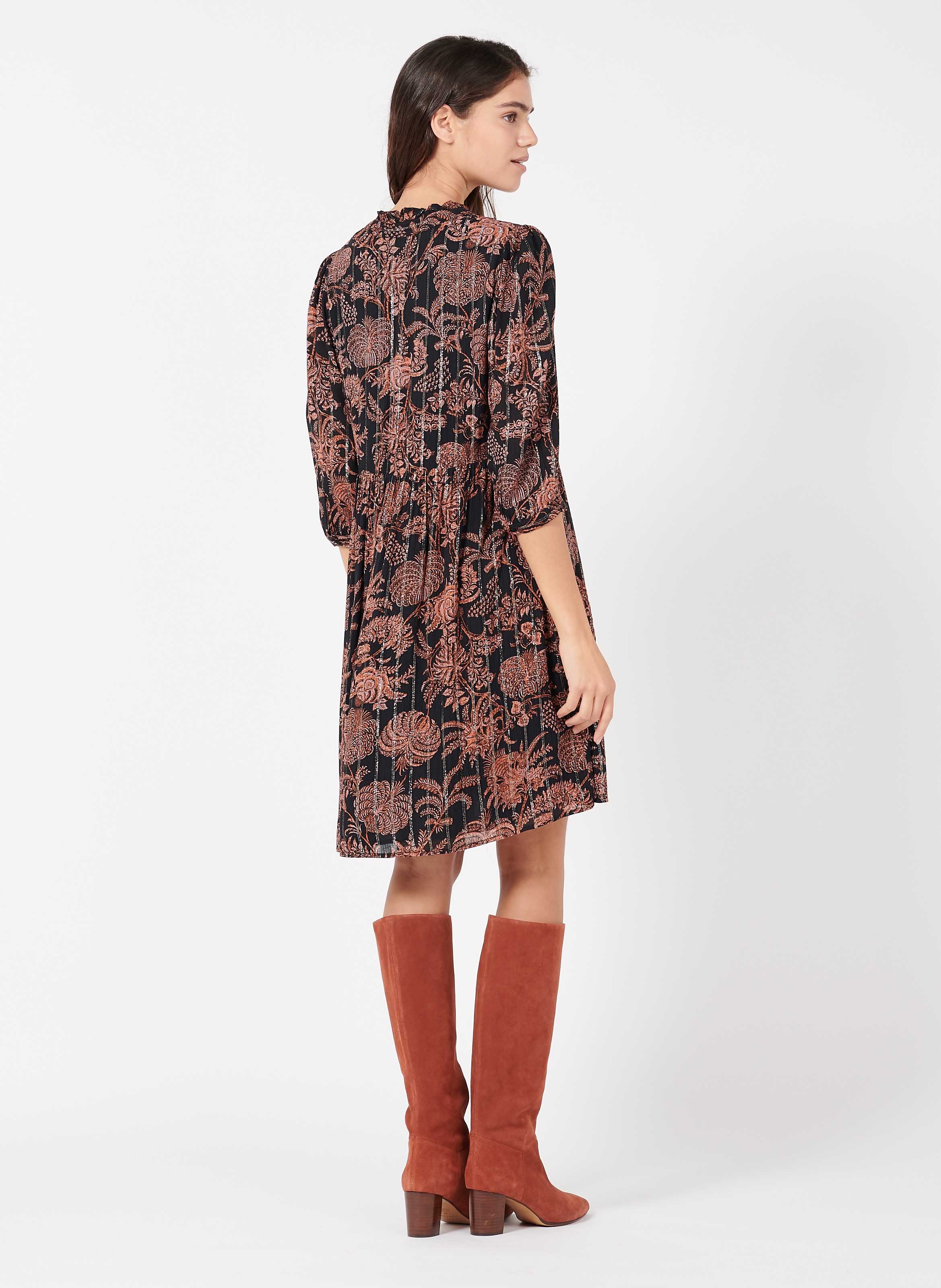 robe avec bottes marron