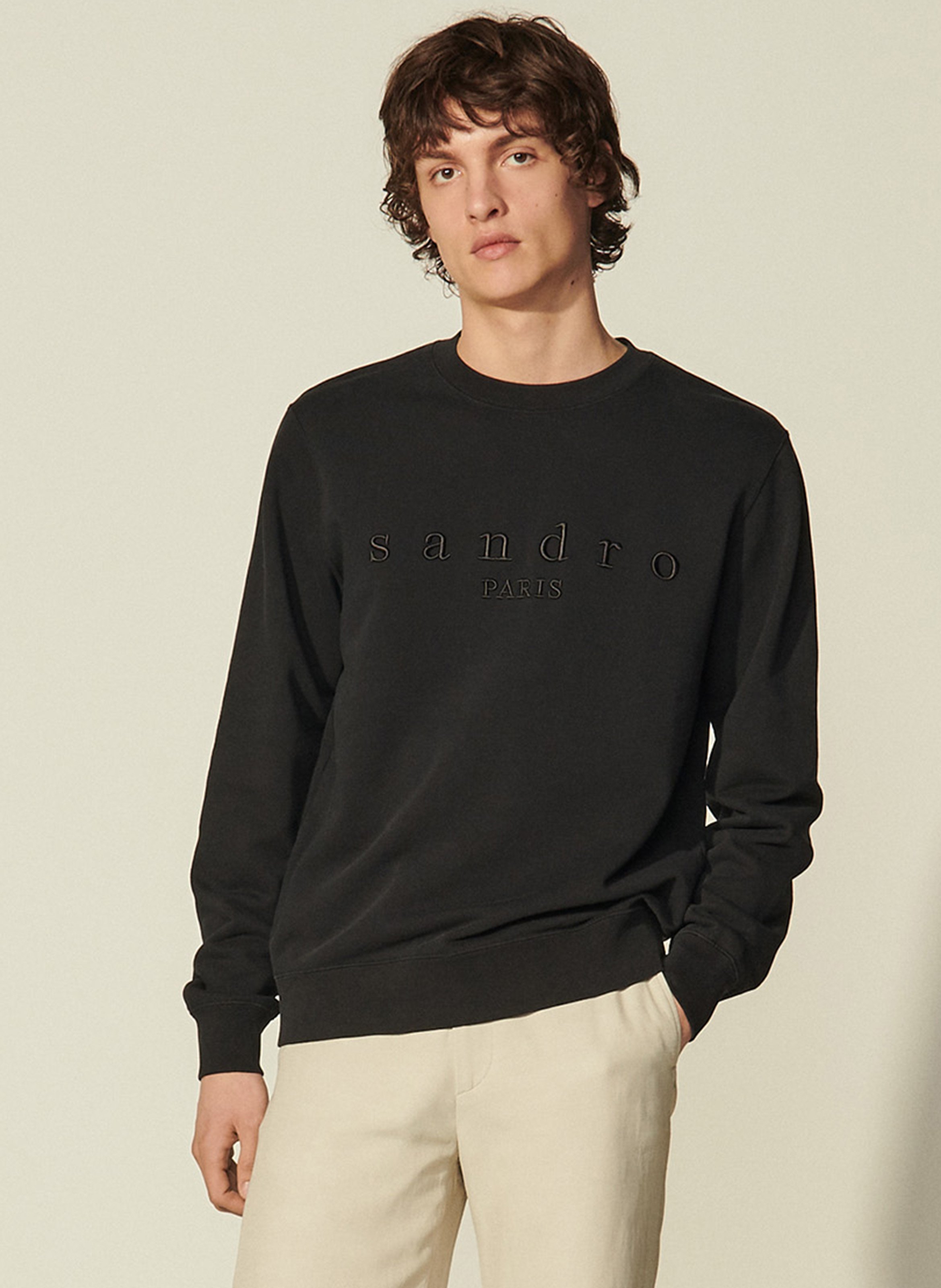 sweat noir sandro