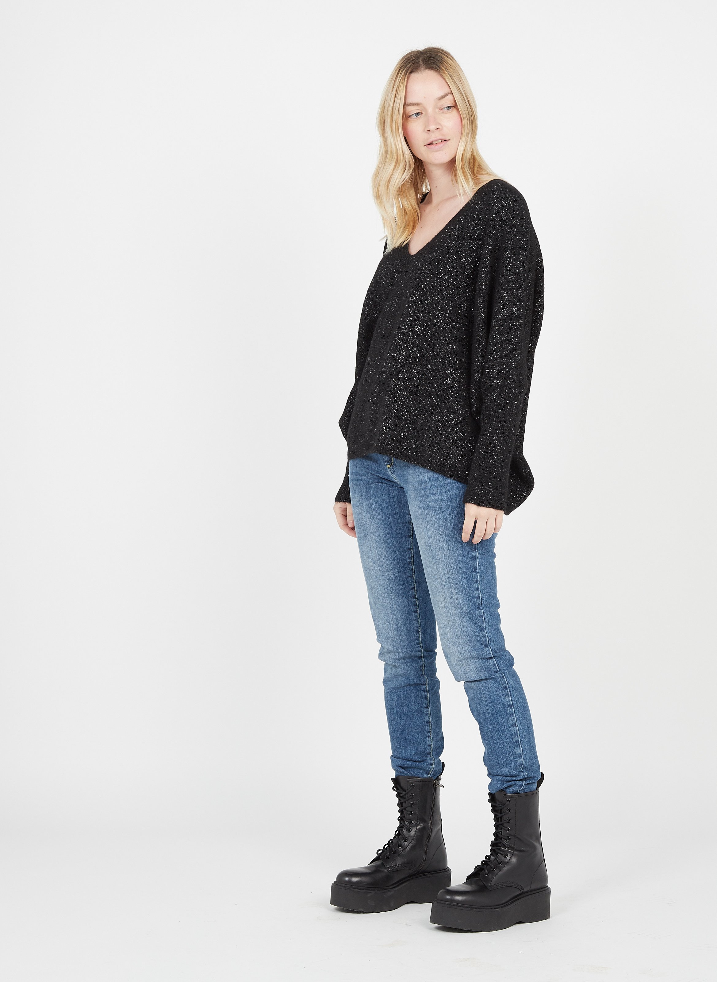 pull col lavallière