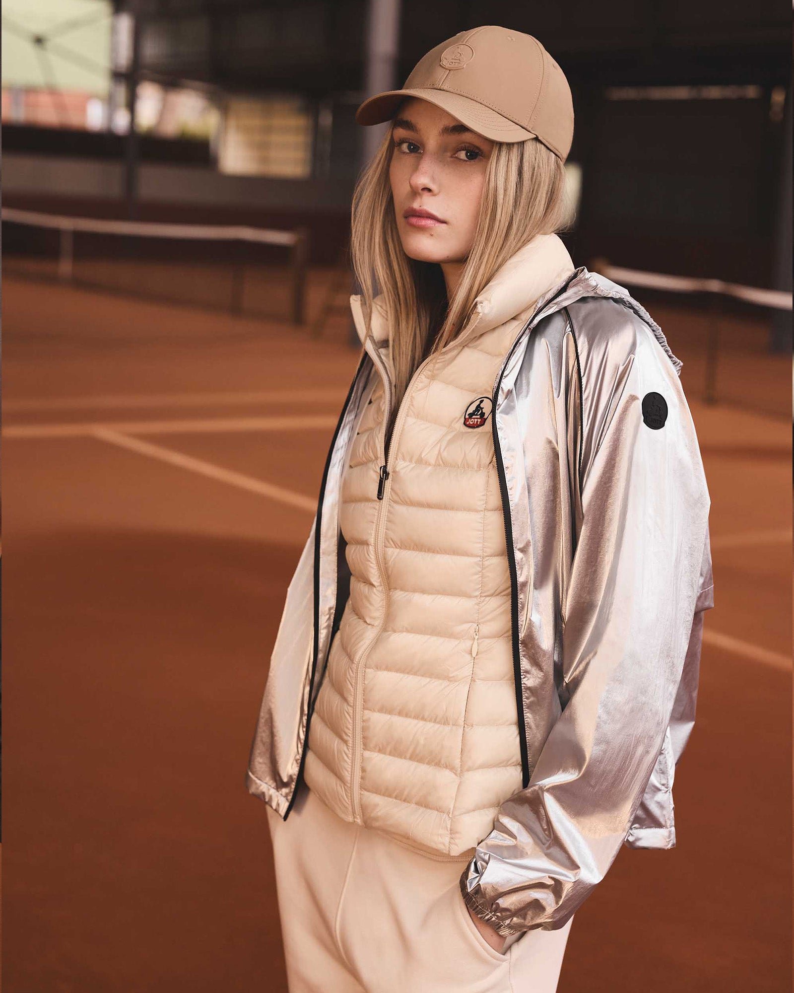 Metallic Izumi Windbreaker JOTT Grey