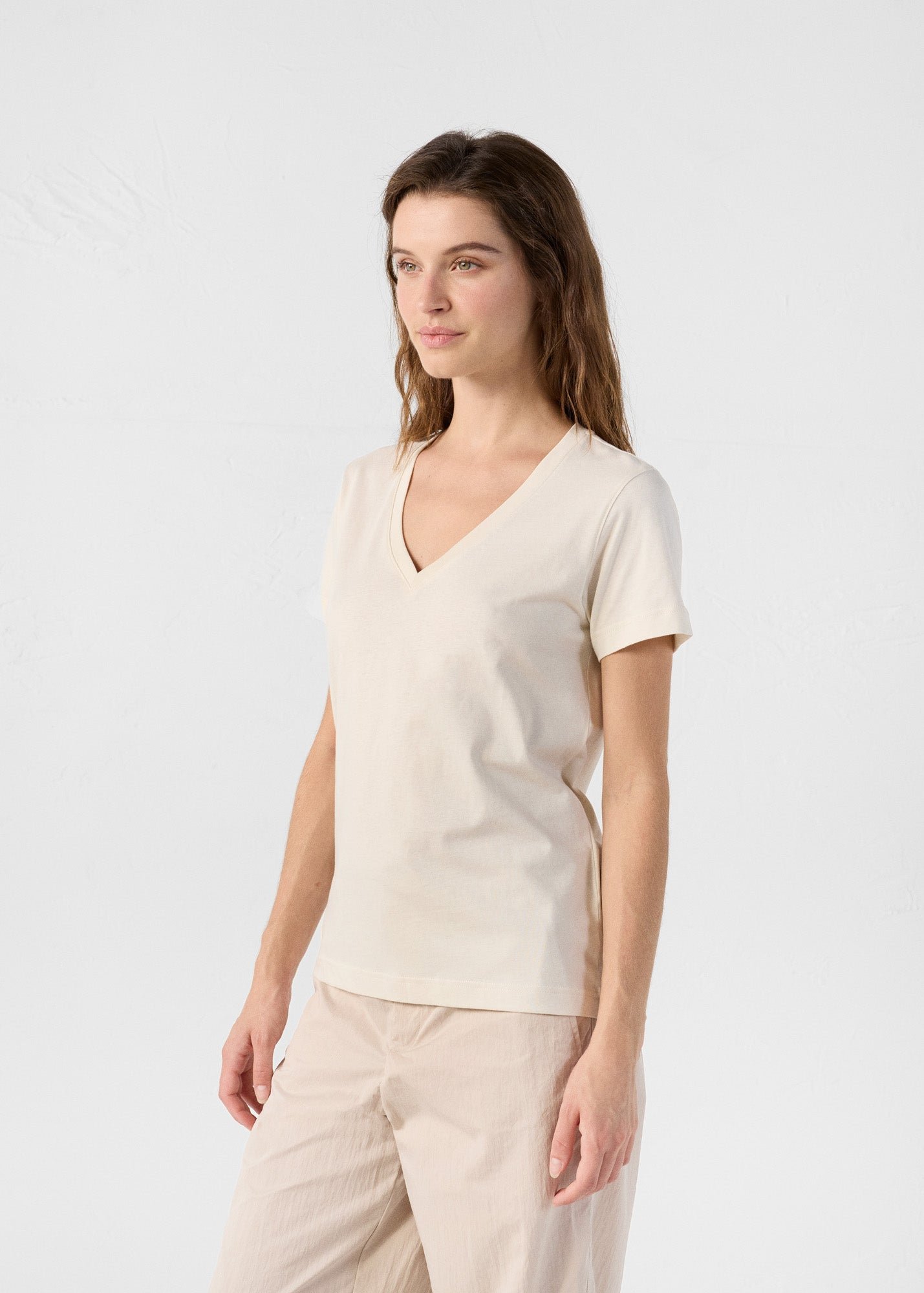 V-neck soft t-shirt JOTT White