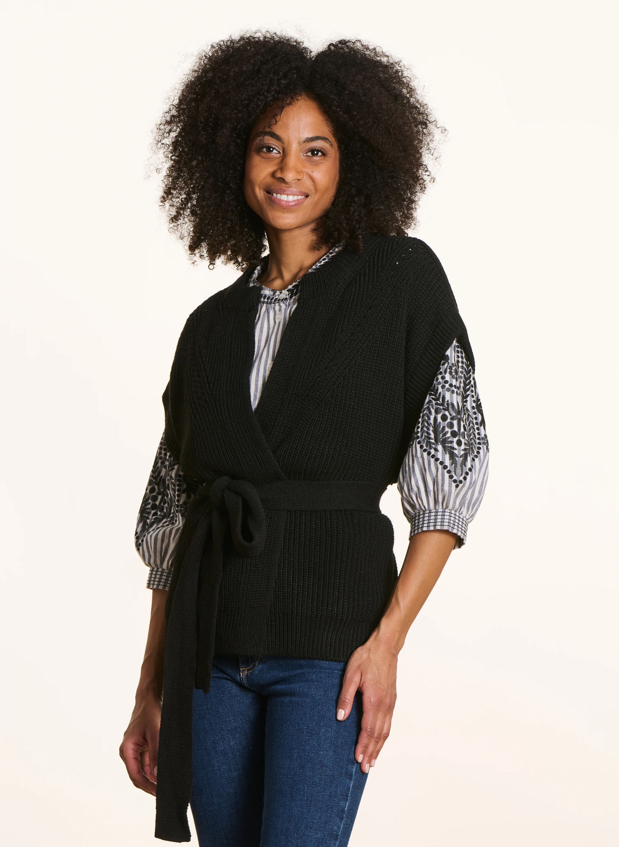 Strickjacke mit Rundhalsausschnitt LA FEE MARABOUTEE Schwarz