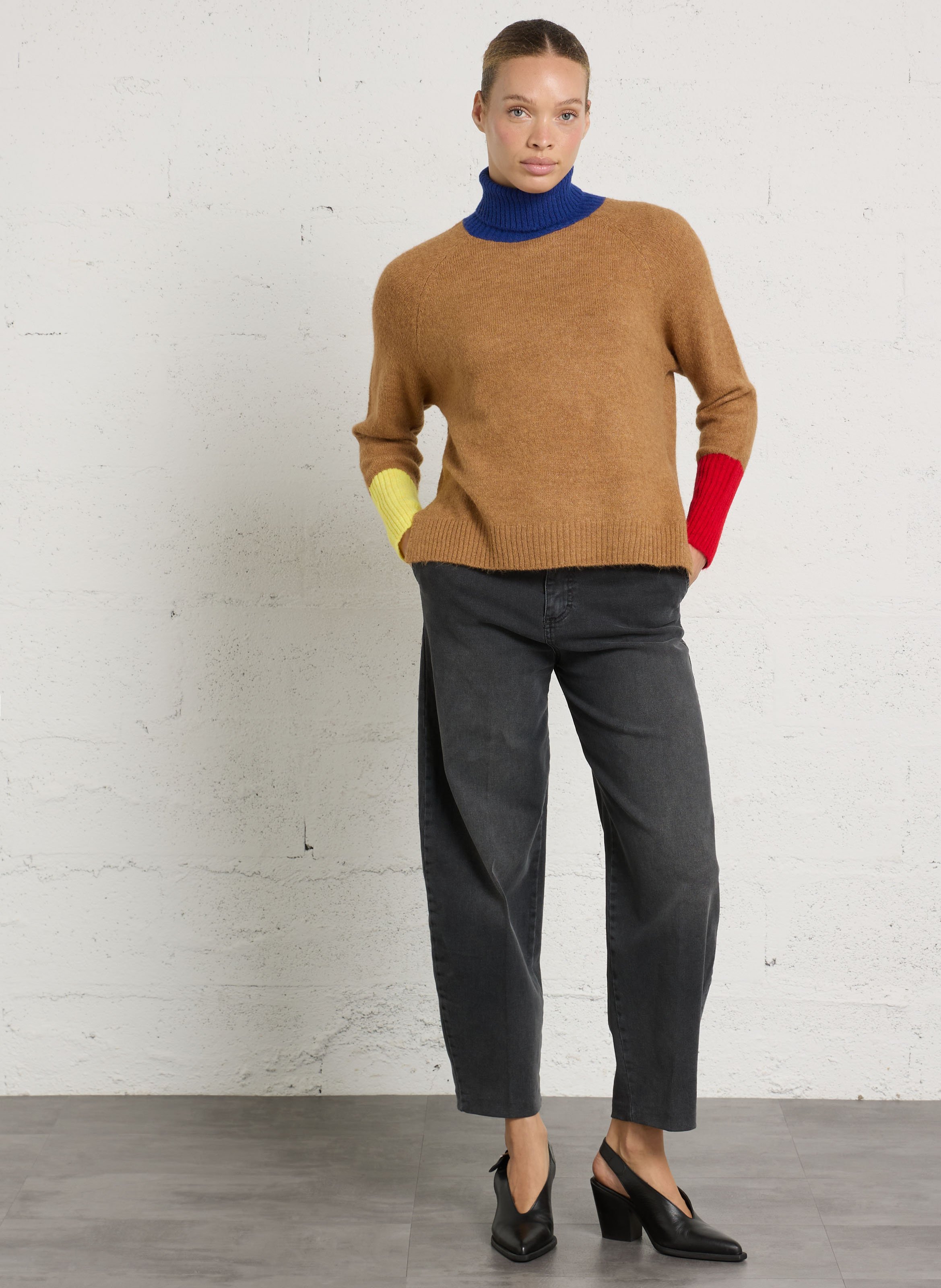 Poncho mit Rollkragen DR BLOOM Braun