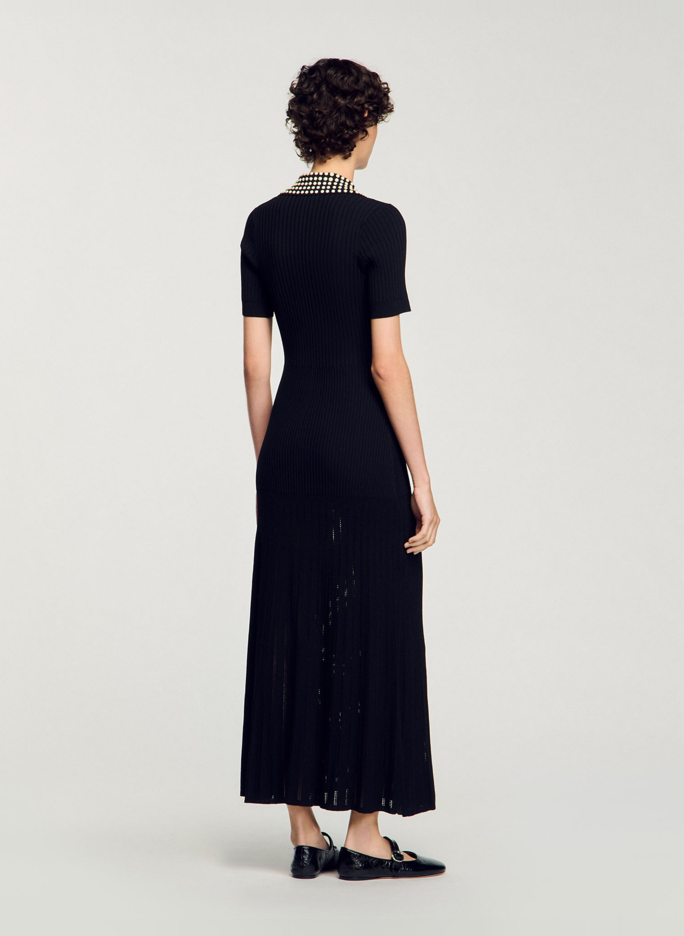 sandro★ROBE LONGUE EN MAILLE A STUDS ワンピース Robe longue ornée de pastilles gris / noir pour femme