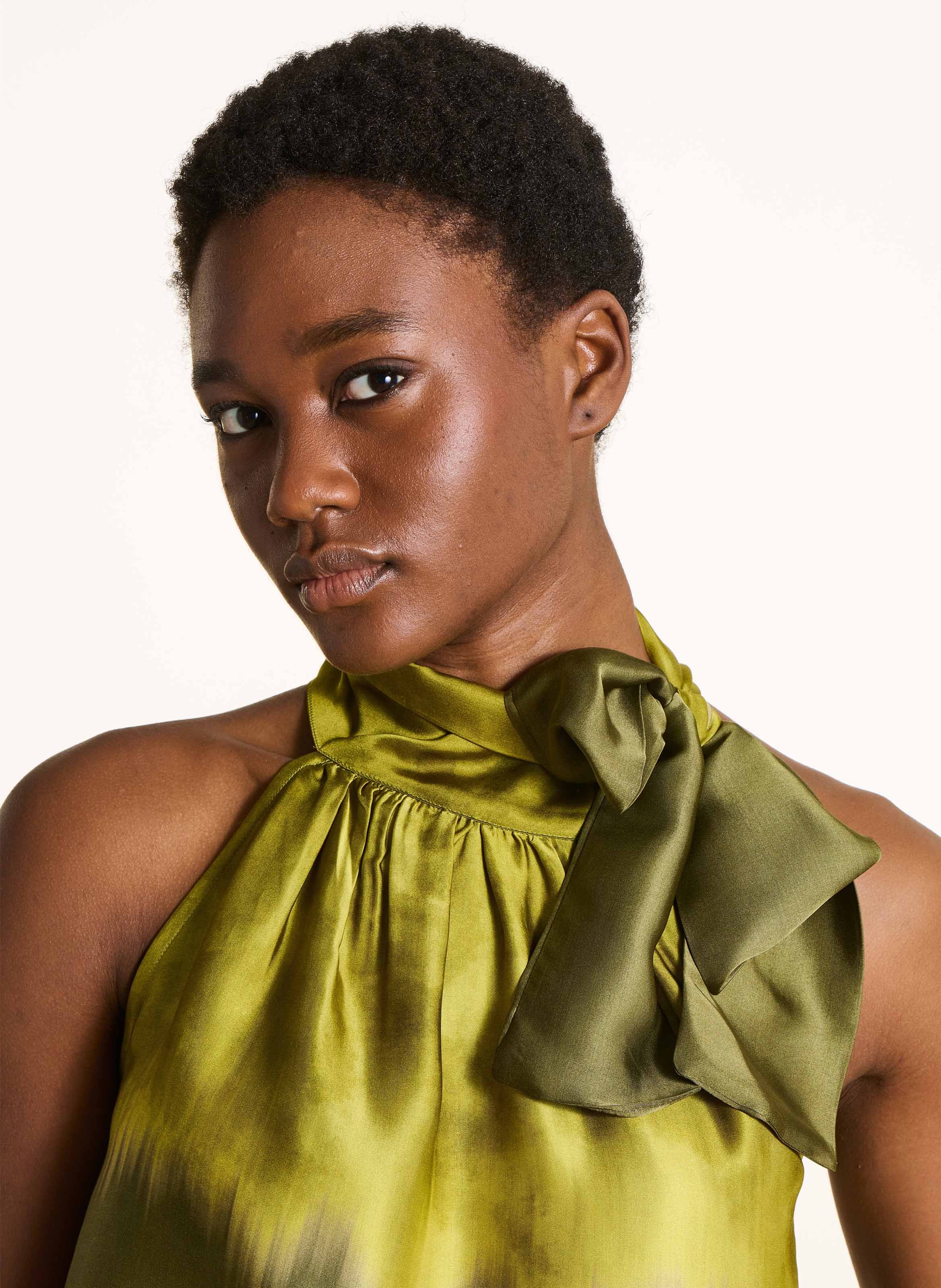 Rechte top met opstaande kraag en print LA FEE MARABOUTEE Groen