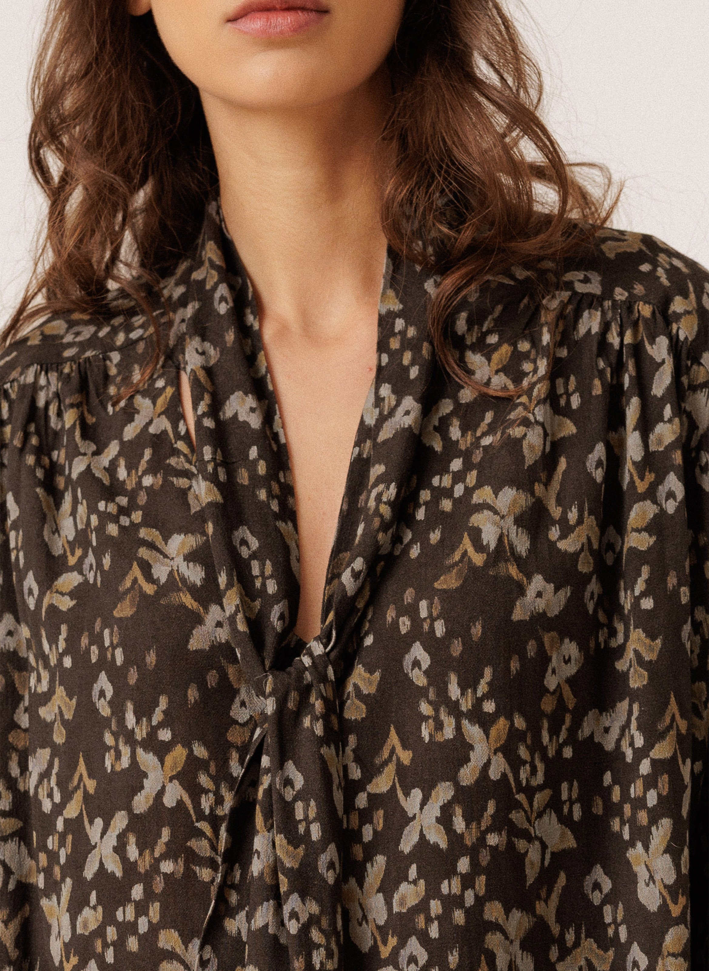 Loose blouse with Lavallière collar INDI & COLD Black
