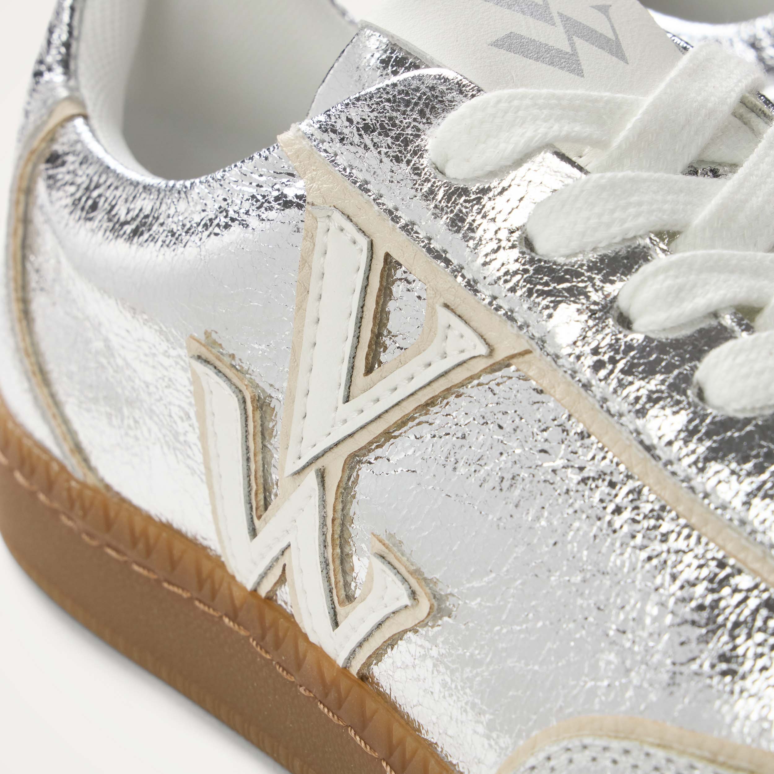 Baskets basses rétro à lacets VANESSA WU Argent