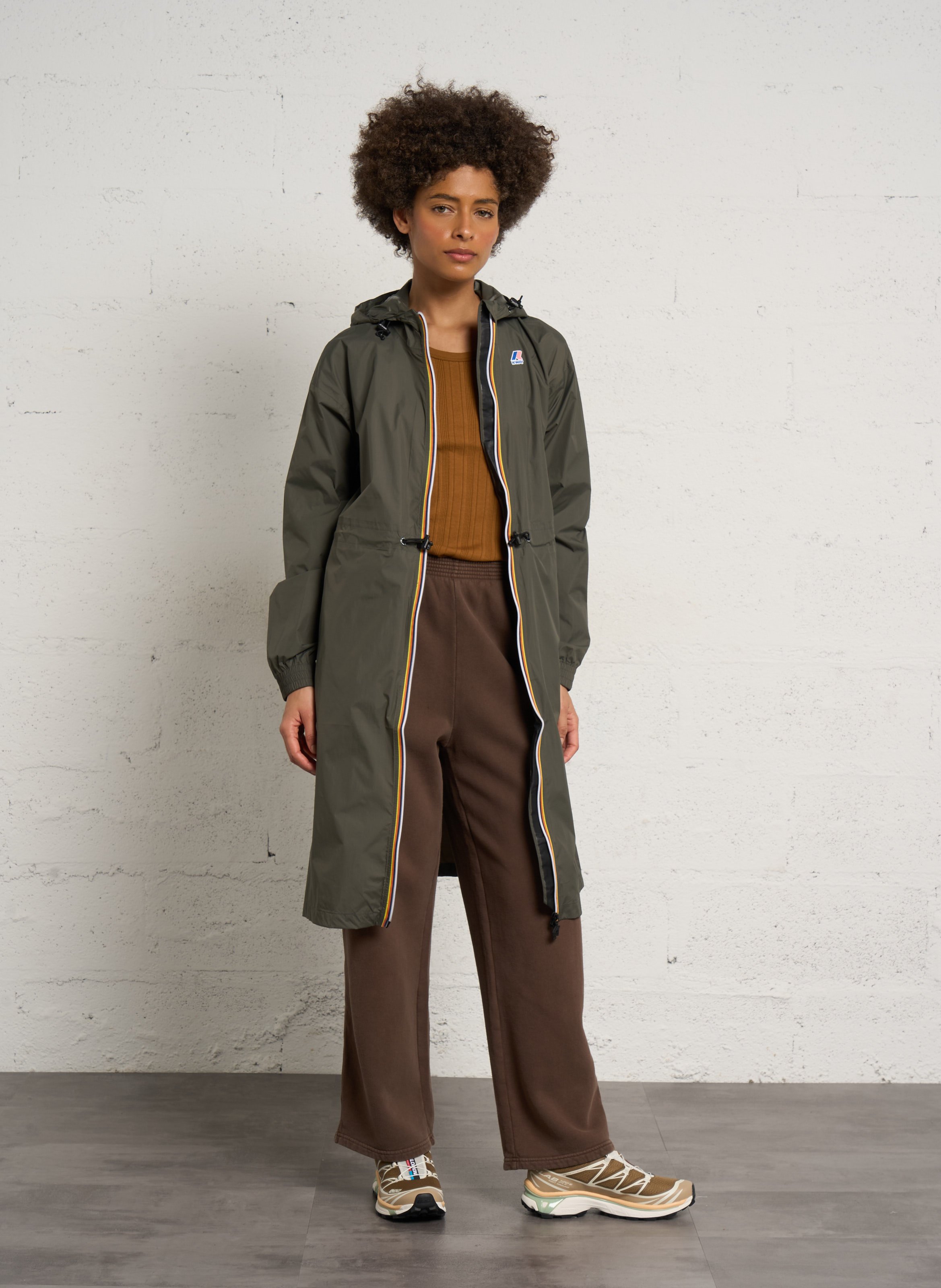 Windbreaker Jacke mit Kapuze in mittlerer Länge K-WAY