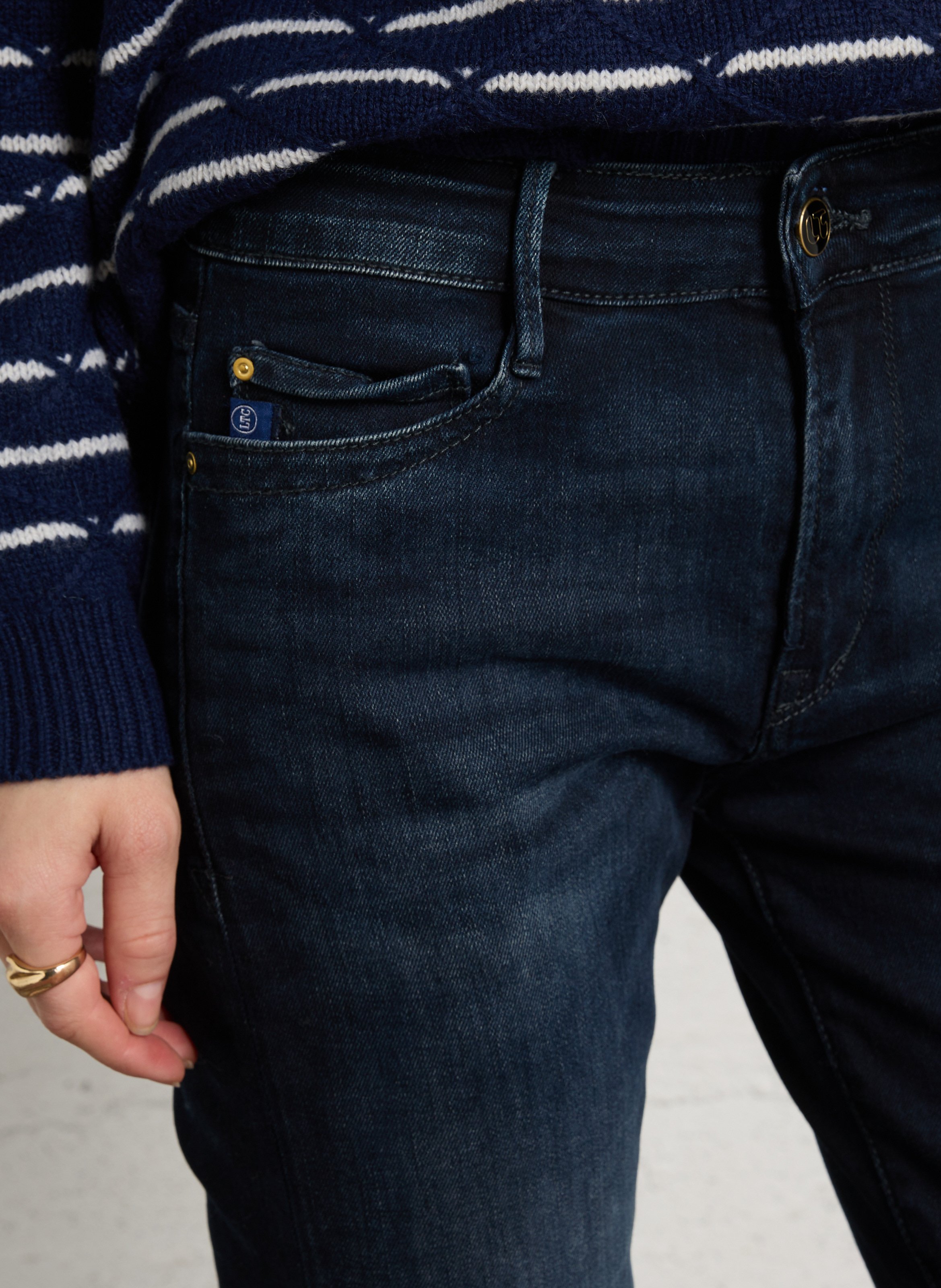 Straight Cut Jeans aus Baumwoll-Mix LE TEMPS DES CERISES Blau