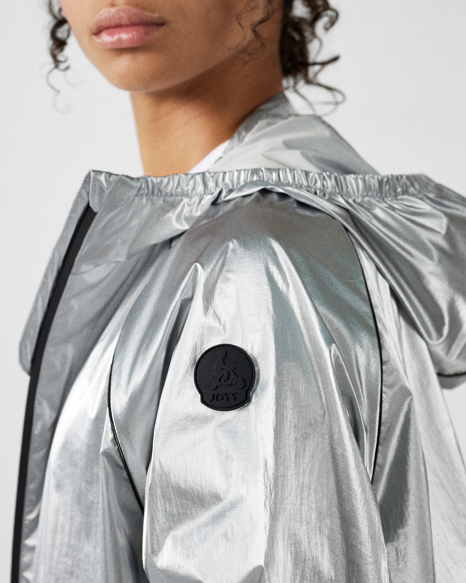 Metallic Izumi Windbreaker JOTT Grey