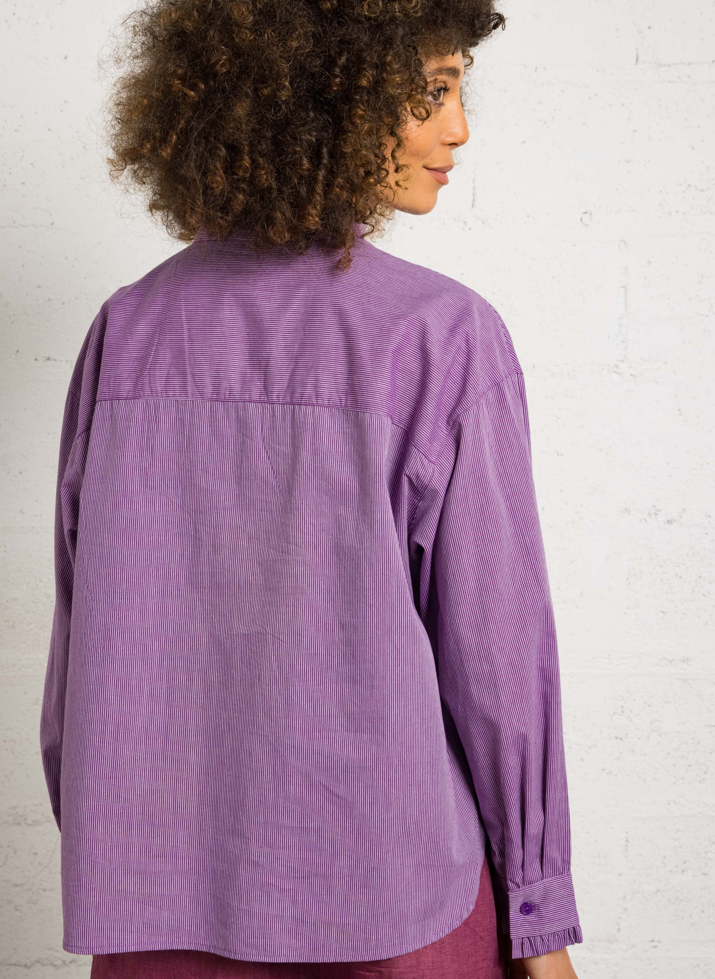 Weite Baumwollbluse mit viktorianischem Kragen SEE U SOON Violett