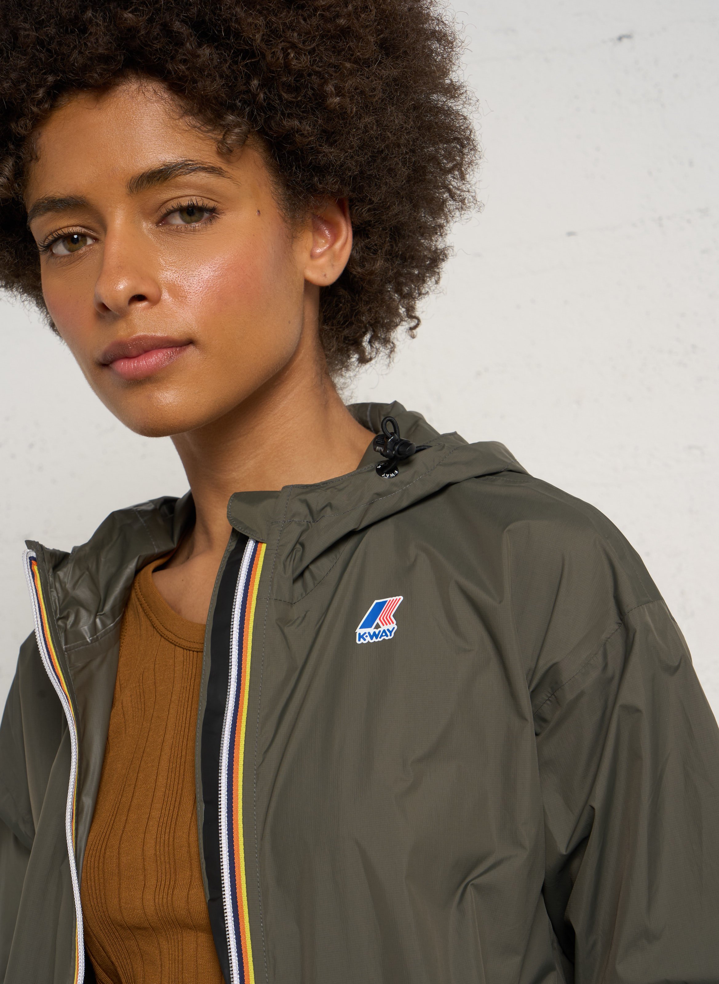 Windbreaker Jacke mit Kapuze in mittlerer Länge K-WAY Grun