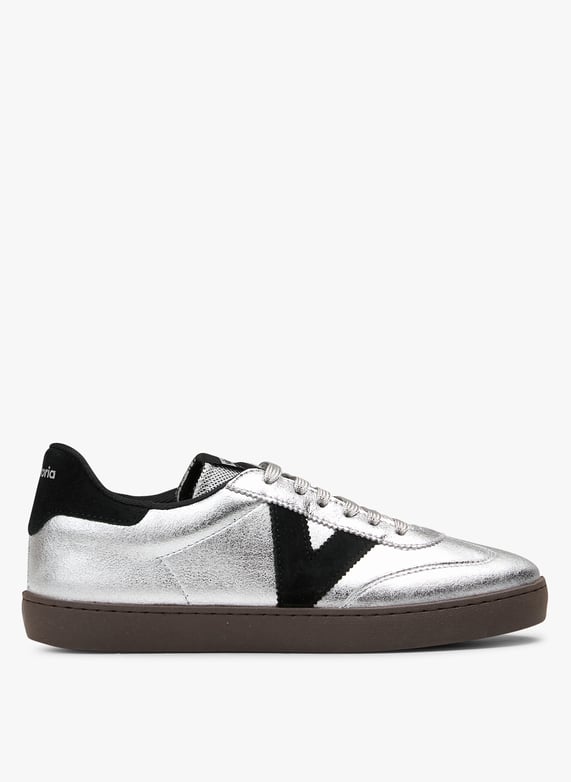Lage baskets van metallic leer | Zilver by VICTORIA Lage baskets van metallic leer Zilver