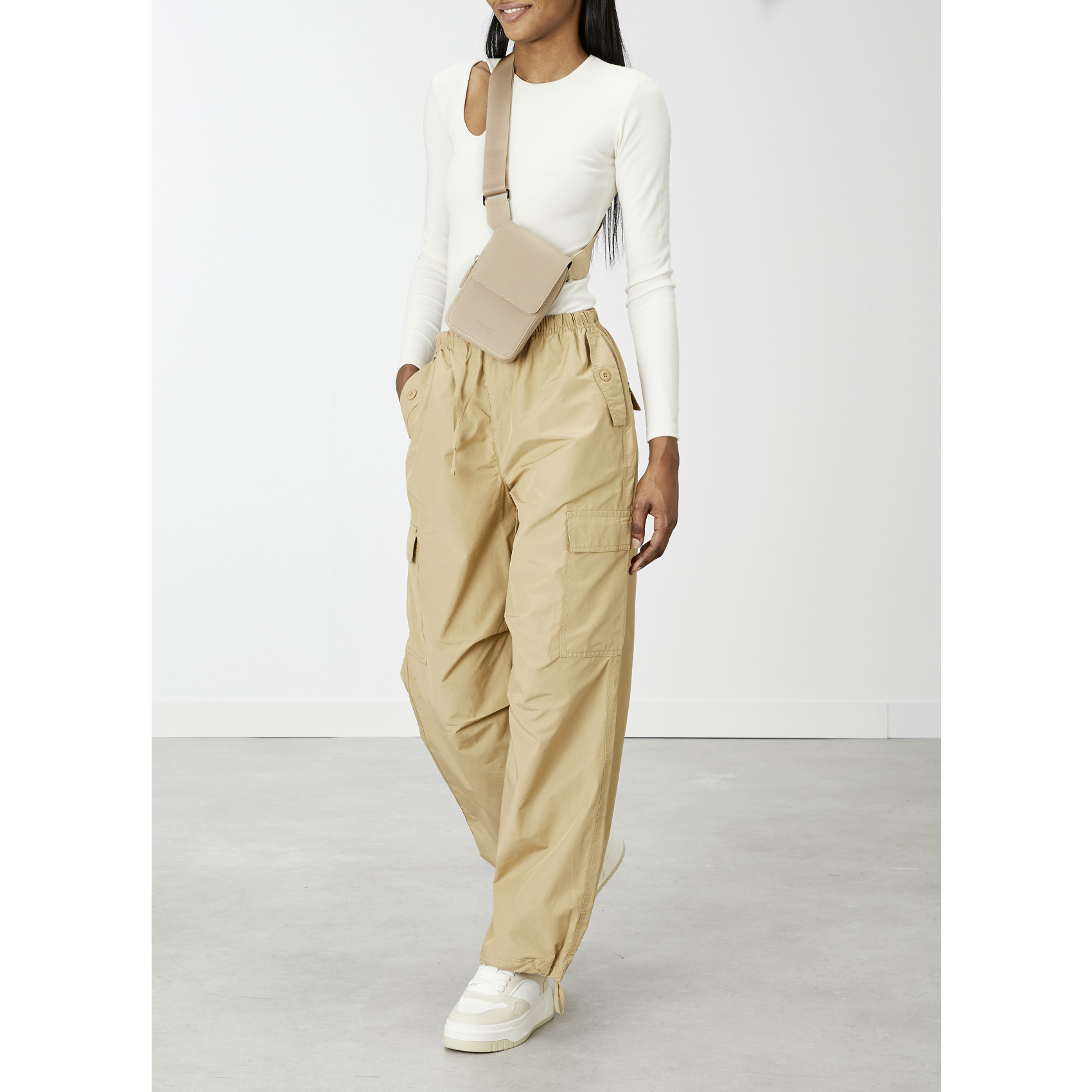 Lost in Berlin Cross-Over Bag Size S LIPAULT Beige