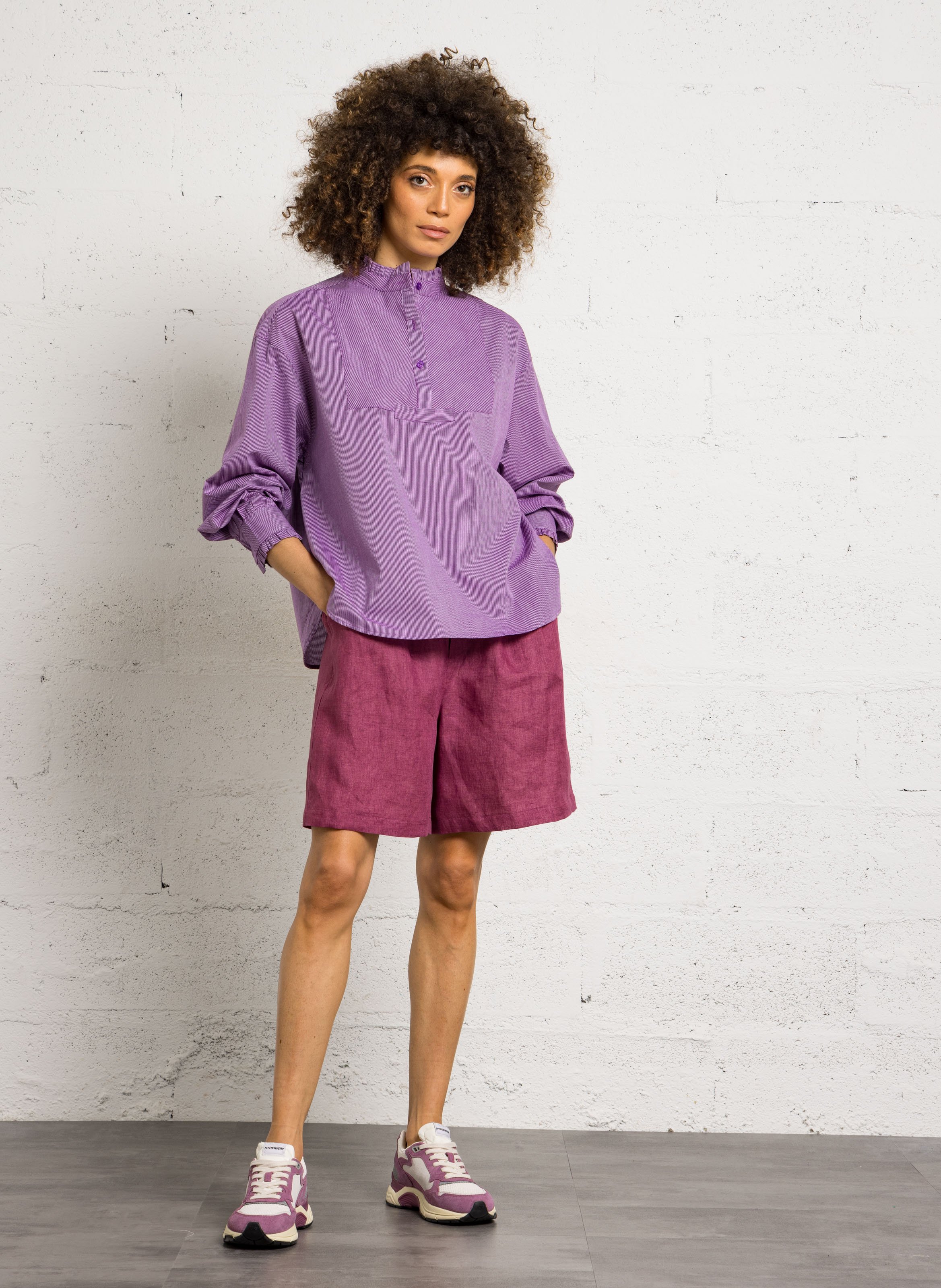 Weite Baumwollbluse mit viktorianischem Kragen SEE U SOON Violett