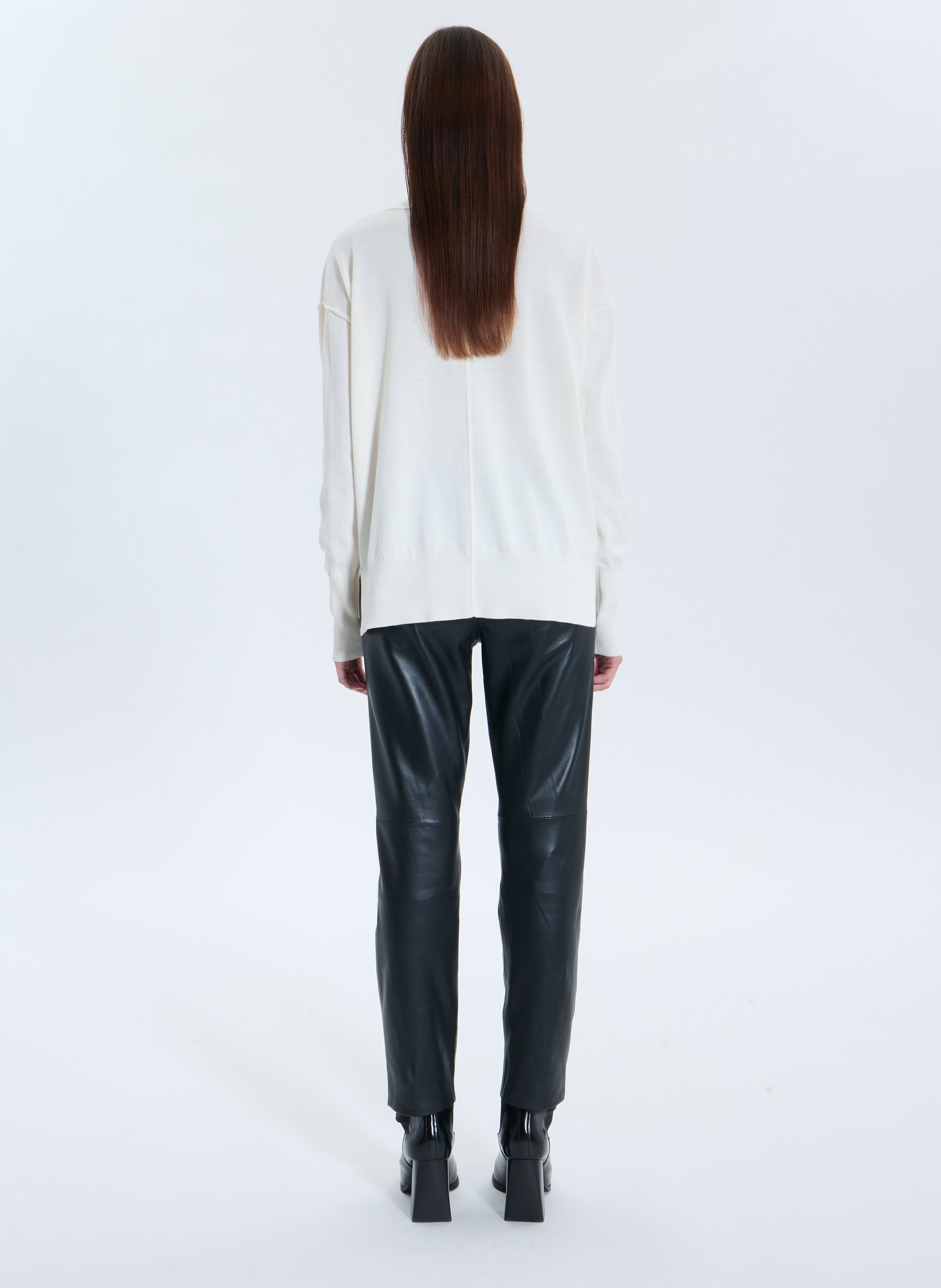 Fitted V-neck sweater ZAPA White