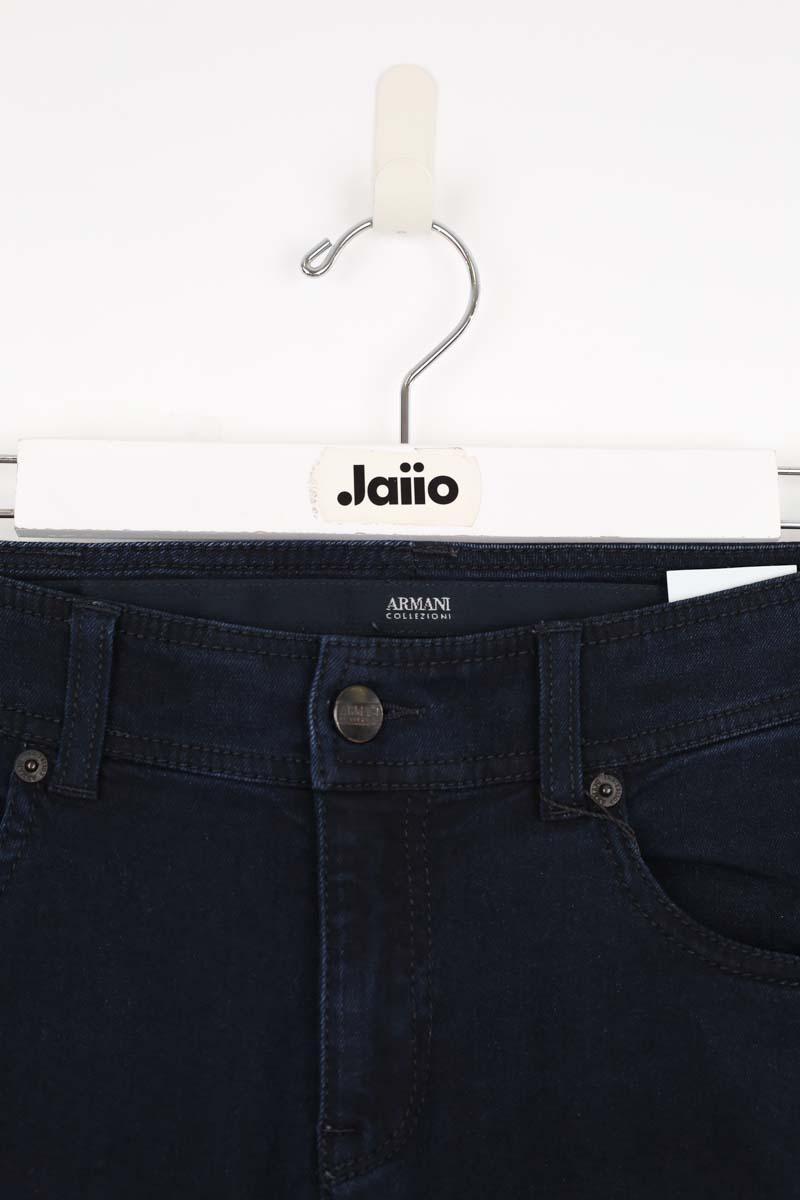 - Straight-leg jeans
- 5 pockets
- Straight cut
- Faded effect ARMANI - SECONDE MAIN Blue