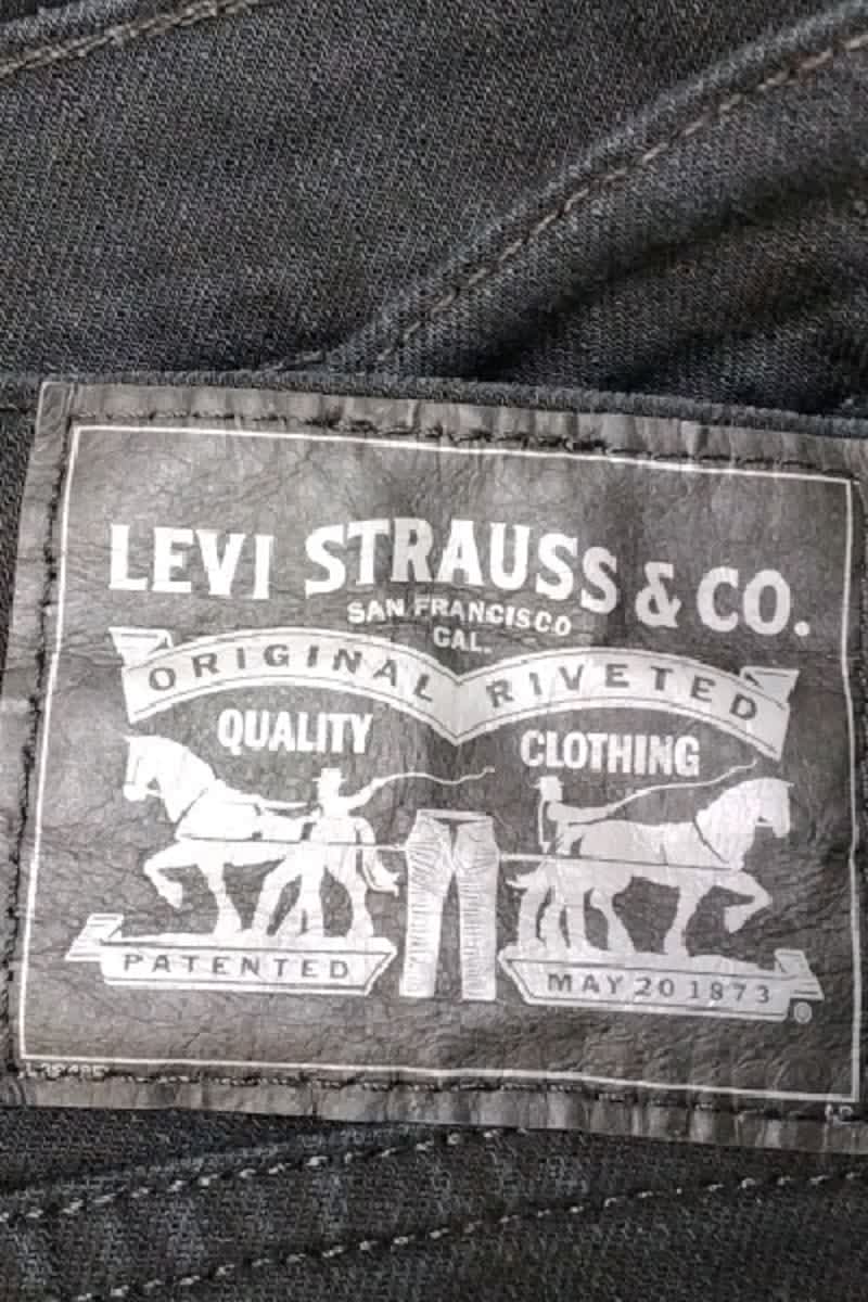 - Straight-leg jeans
- 5 pockets
- Straight cut
- Faded effect LEVI'S - Seconde main Black