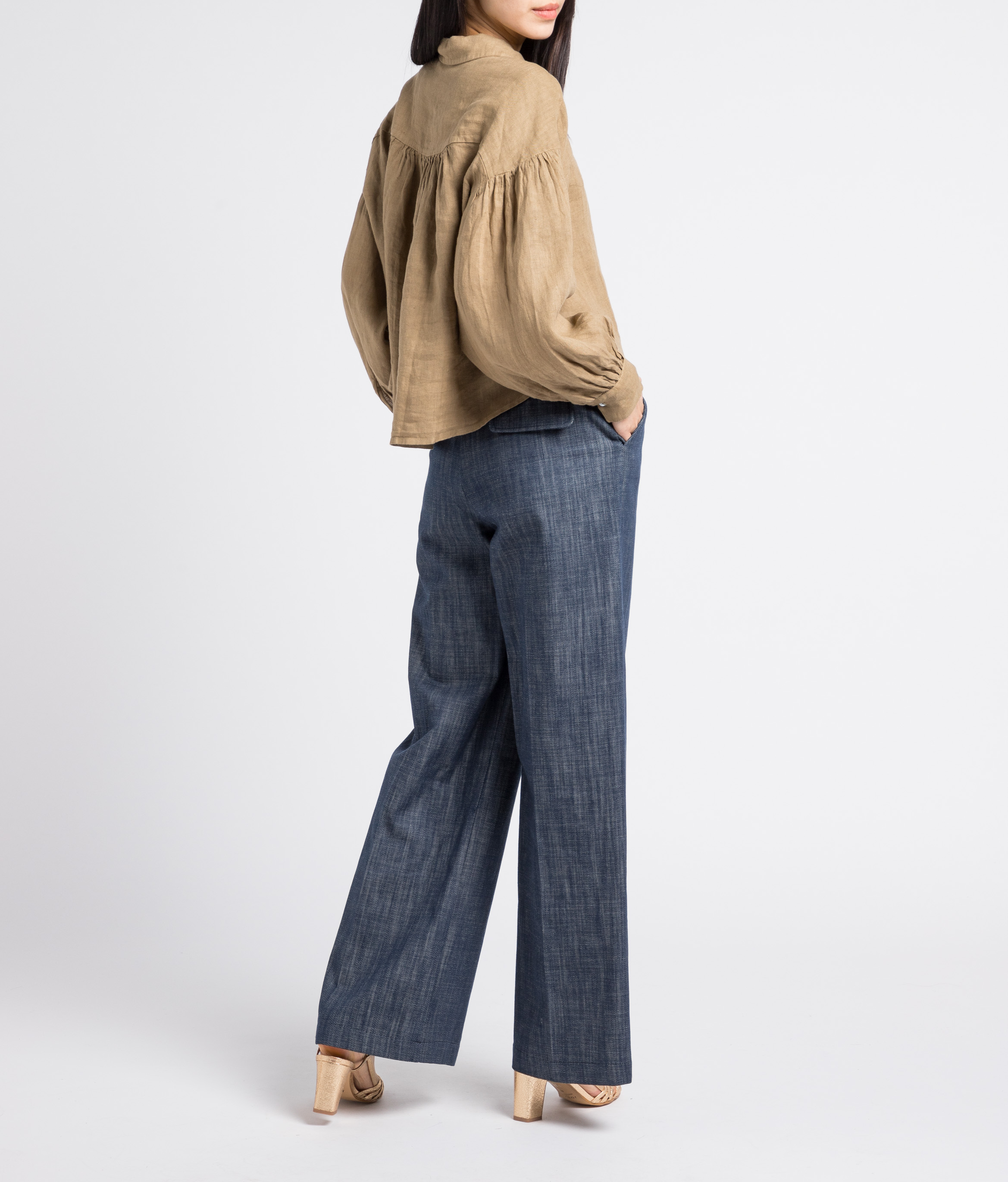 Asymmetrische Rüschenbluse aus Leinen BY BAR Grun