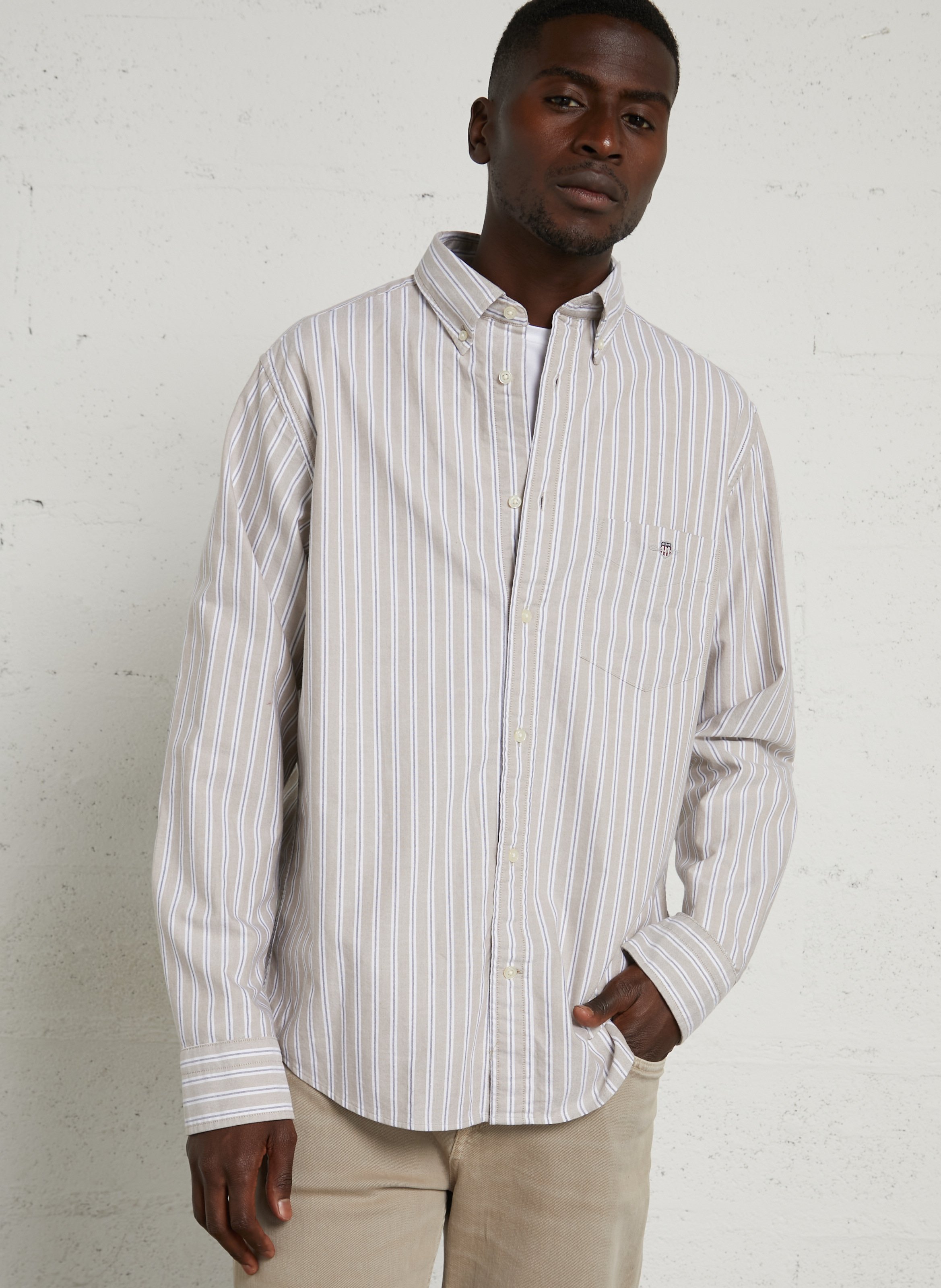 Chemise col américain rayée en coton GANT Beige