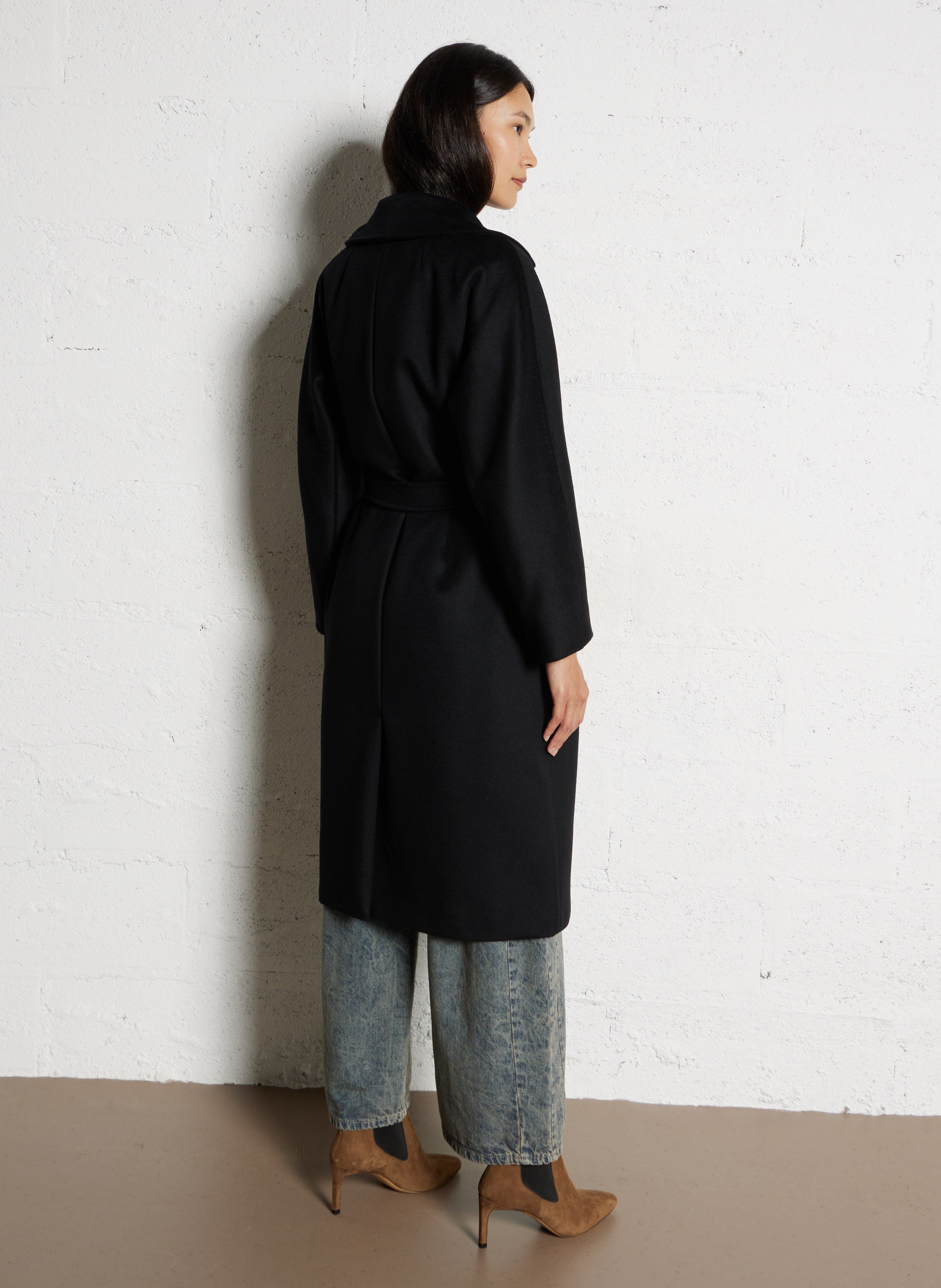 Coat with tailored collar Black