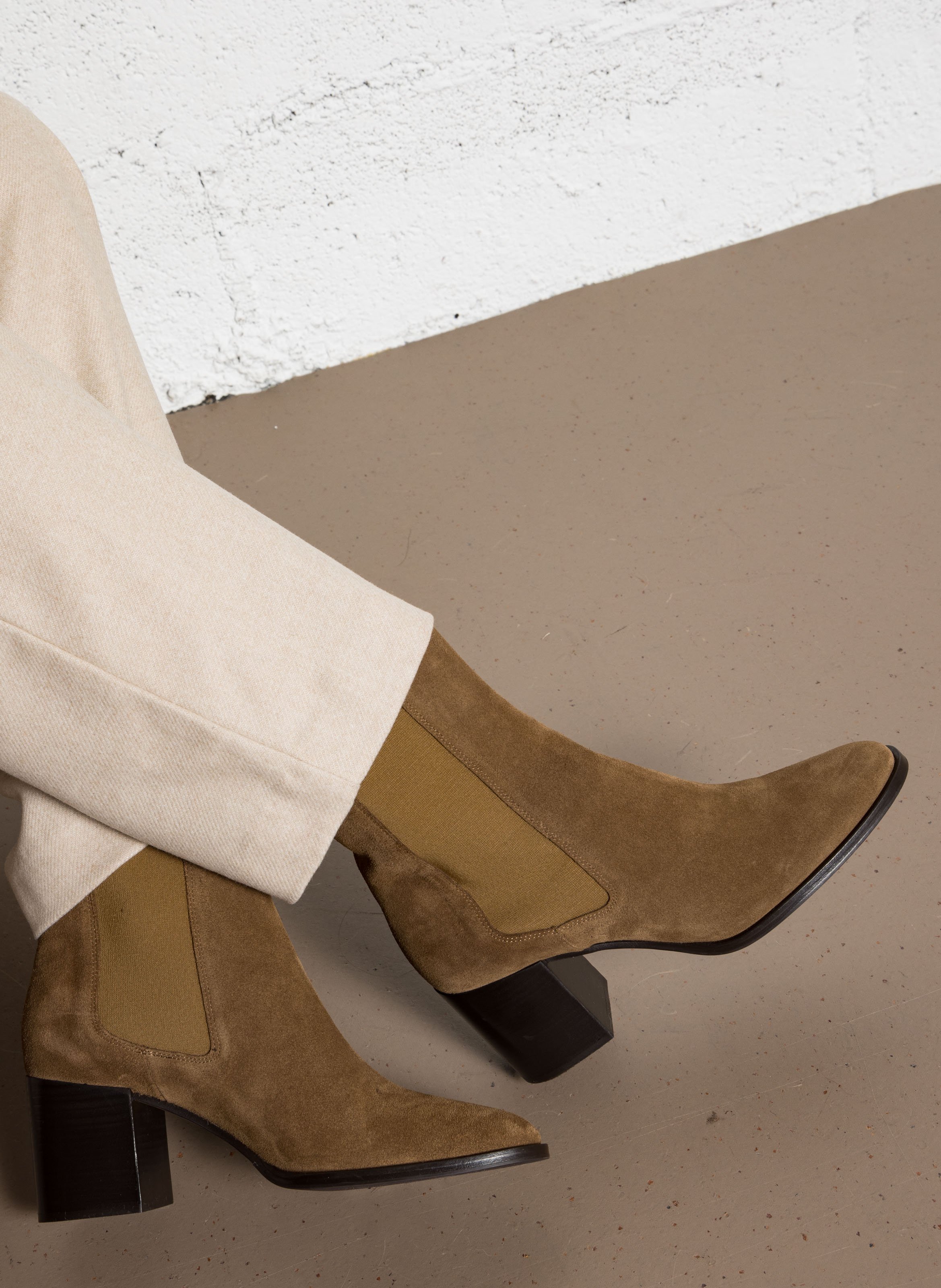 Bottines à talons en cuir velours RIVECOUR Marron