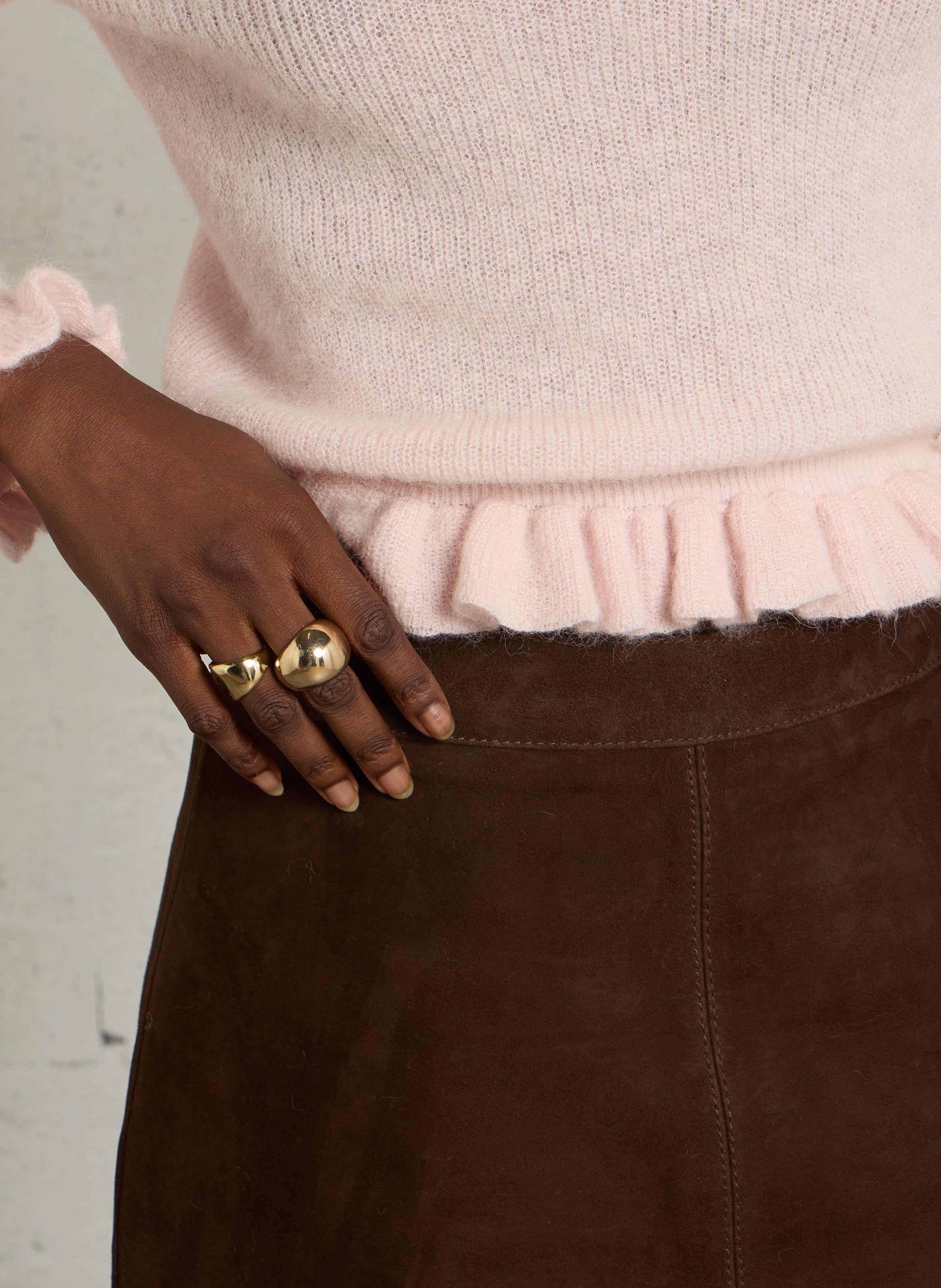 Jupe midi en cuir d’agneau suédé DES PETITS HAUTS Marron